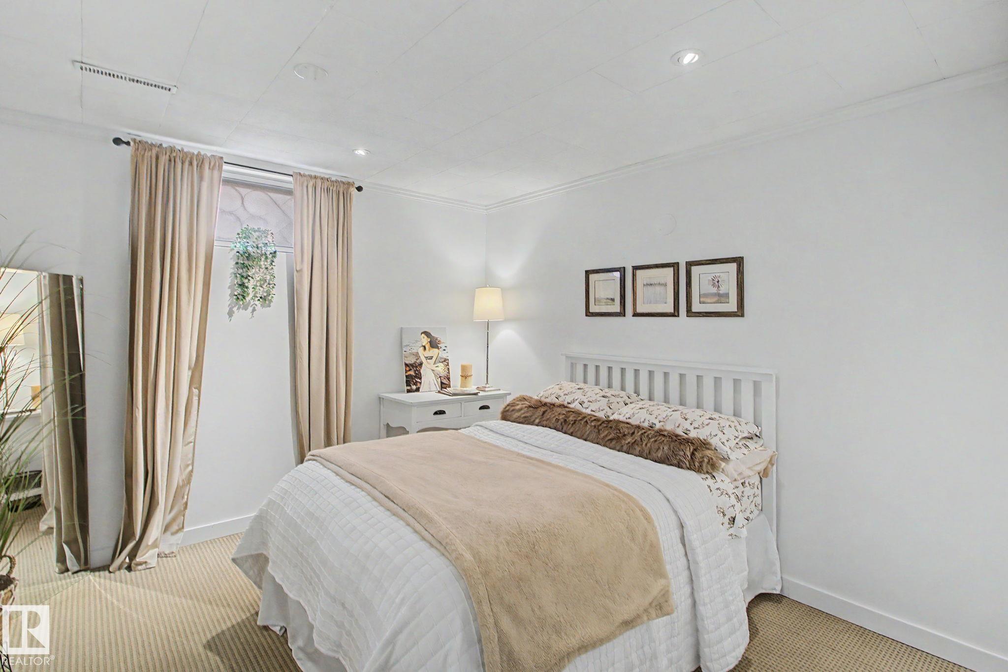 Photo 34 at 11918 43 Street NW, Beacon Heights, Edmonton