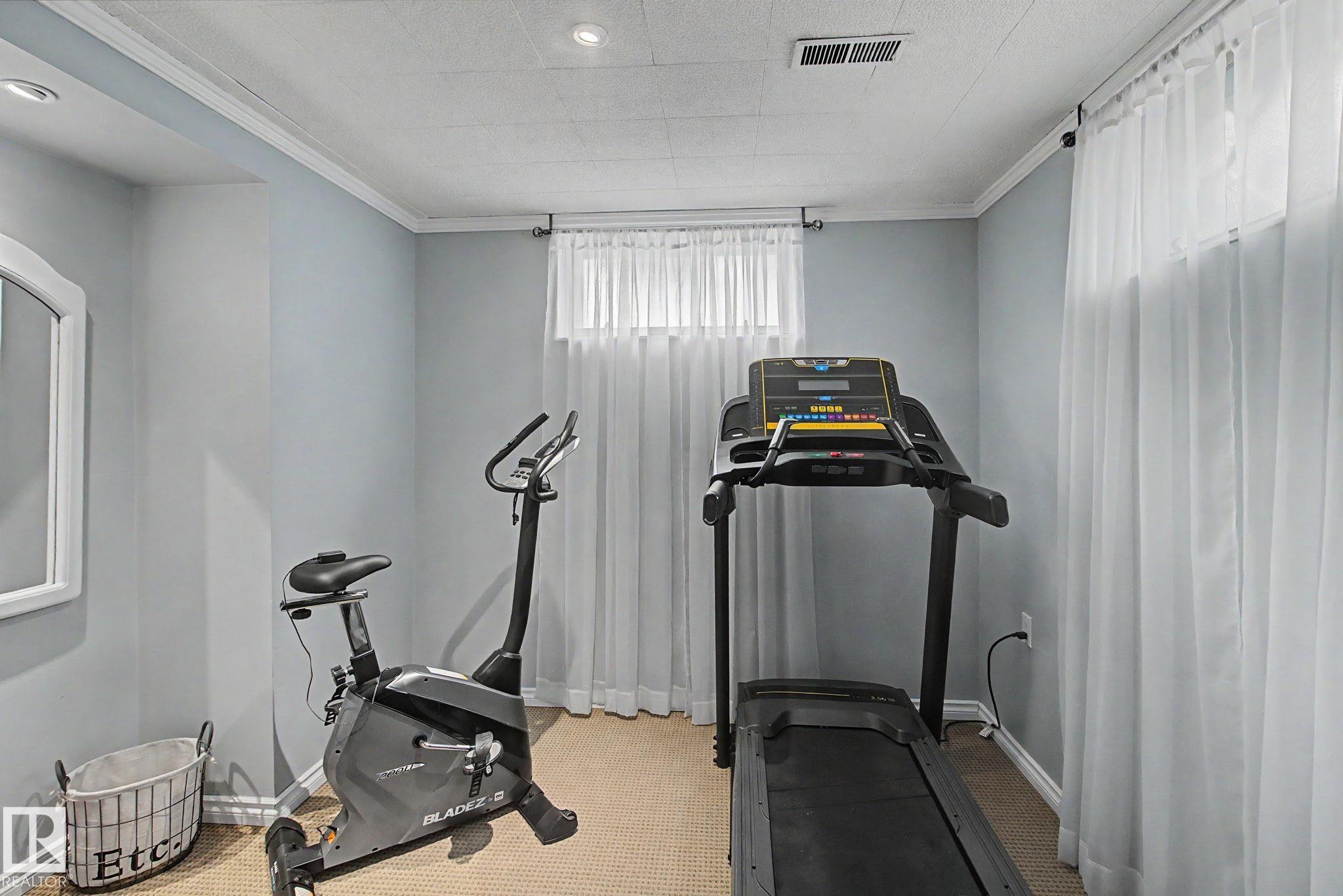 Photo 37 at 11918 43 Street NW, Beacon Heights, Edmonton