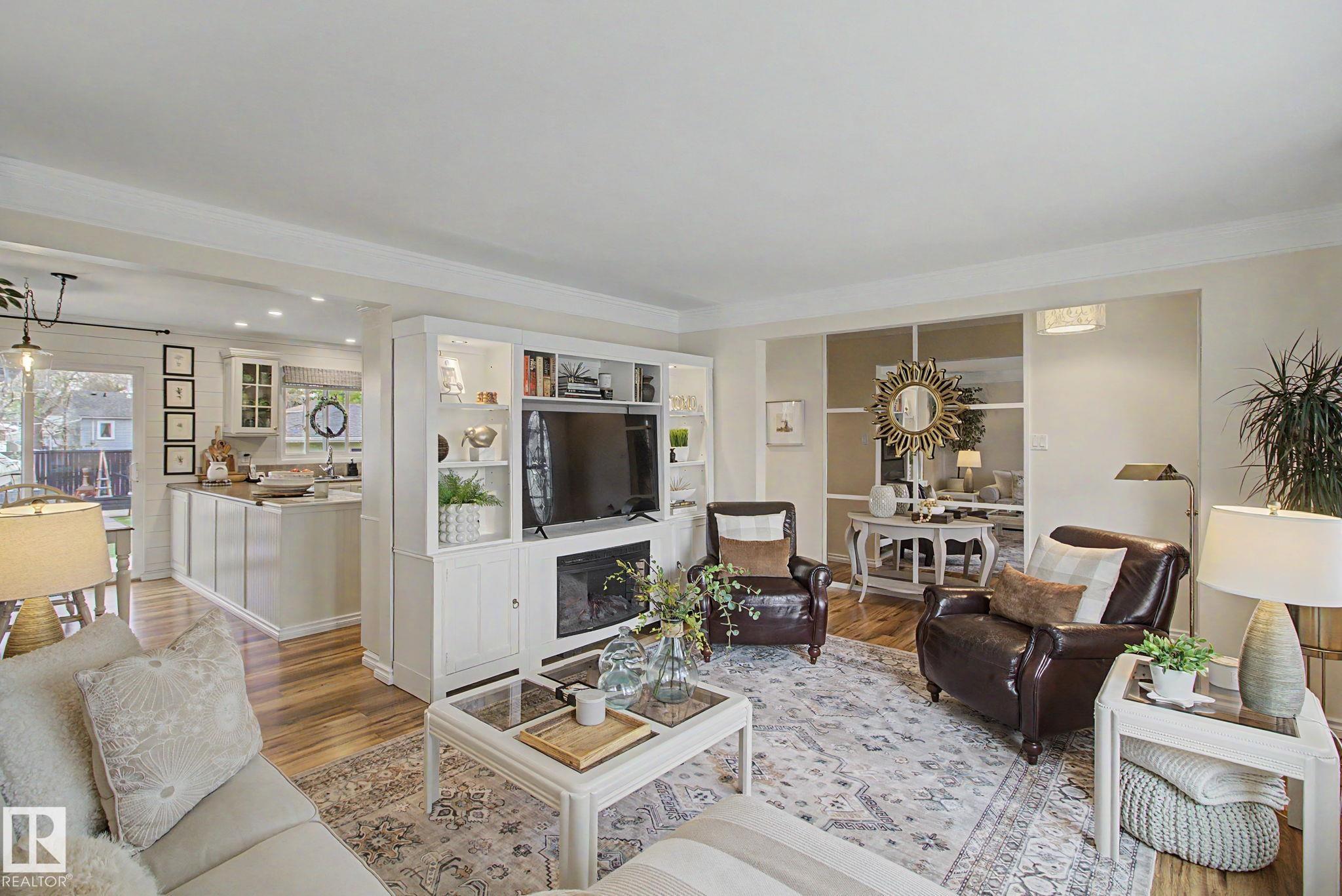 Photo 10 at 11918 43 Street NW, Beacon Heights, Edmonton