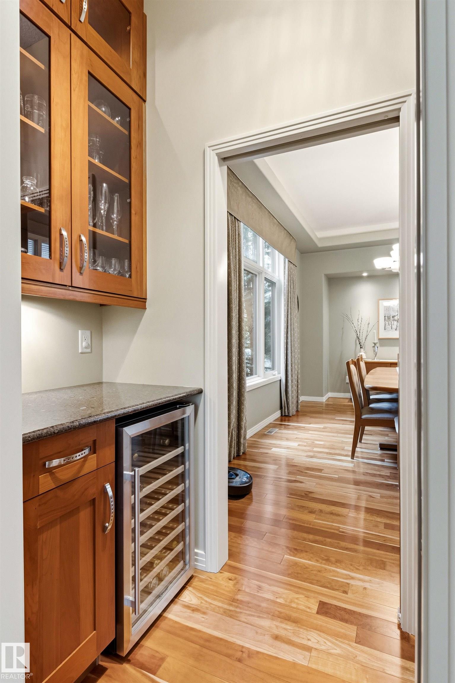 https://zimg.paragon.ice.com/ParagonImages/Property/PM/RAE/225402115/10/0/0/9cd0244bf27ae7455bb84fcd88cbaa46/1/b2412a2cbce22795cc66dc75327011f3/225402115-9cc9a452-4d7a-41df-ac06-7334ed7cd892.JPG