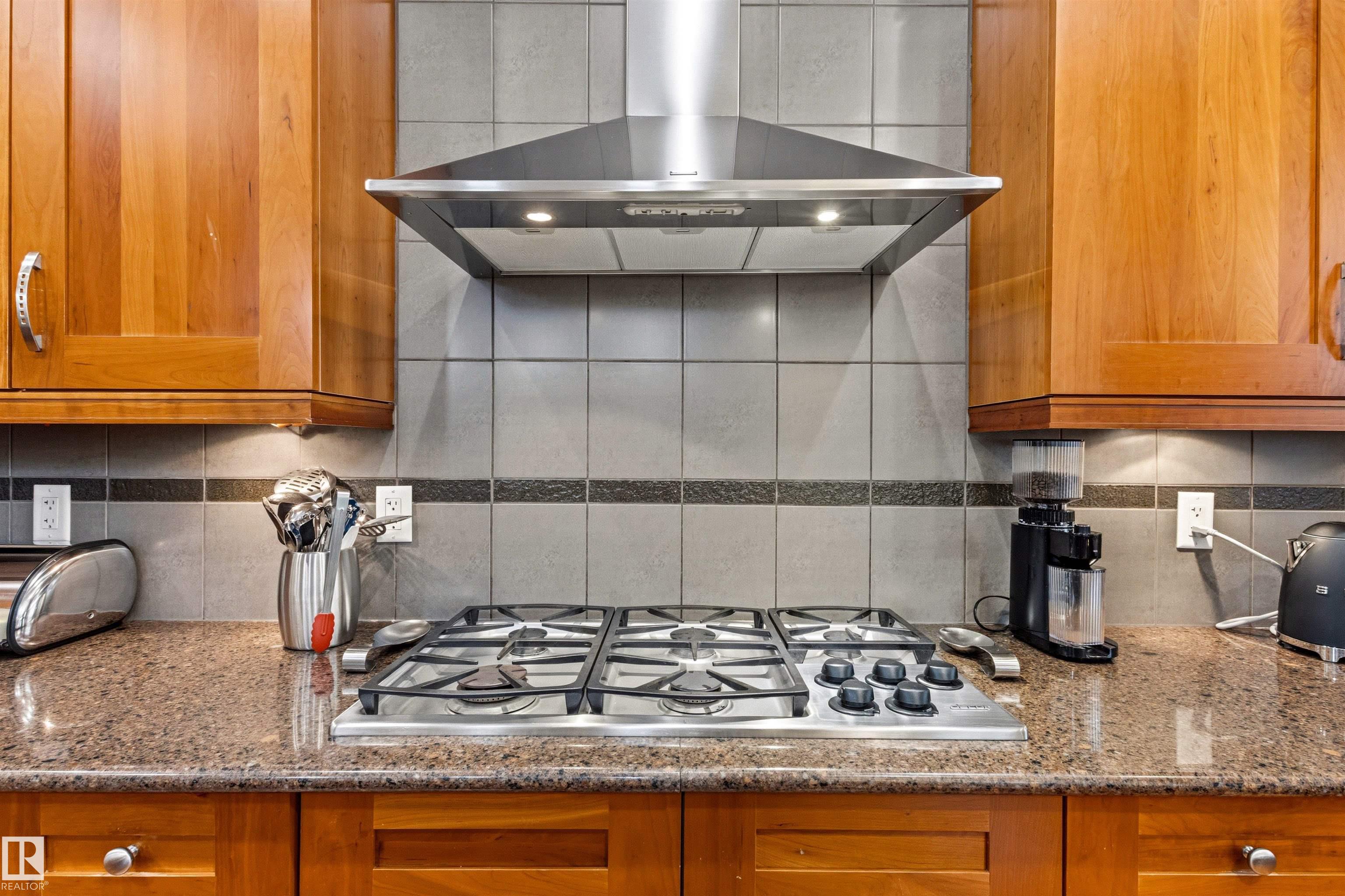 https://zimg.paragon.ice.com/ParagonImages/Property/PM/RAE/225402115/15/0/0/f8e13993030b4fa1a3df10f748556ee3/1/b2412a2cbce22795cc66dc75327011f3/225402115-164507b4-bf5b-403f-b831-112e976983ad.JPG