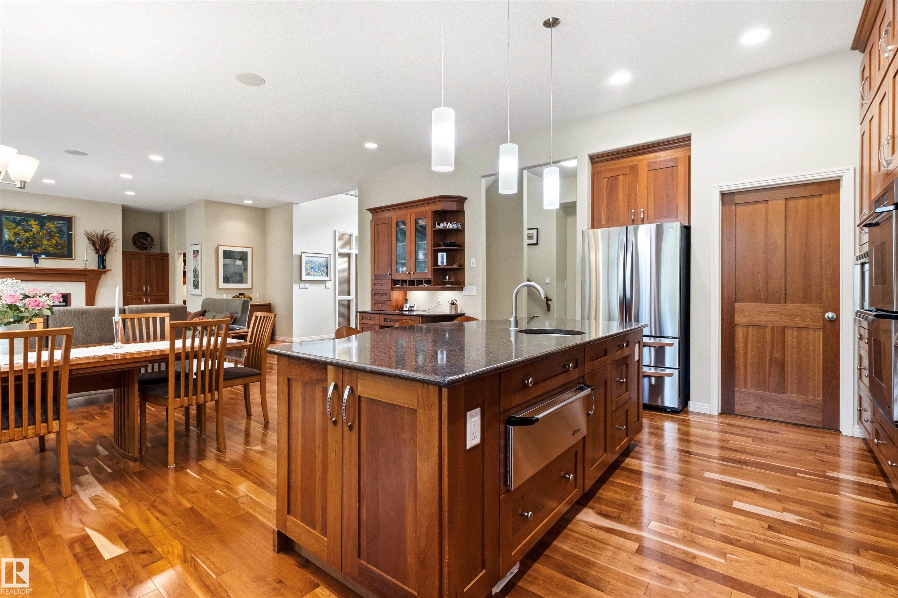 https://zimg.paragon.ice.com/ParagonImages/Property/PM/RAE/225402115/17/0/0/f6280cb776ffe2eadd7d98108020b2e8/1/b2412a2cbce22795cc66dc75327011f3/225402115-80490b10-28ff-4cd1-89ce-a3ada9ef9203.JPG