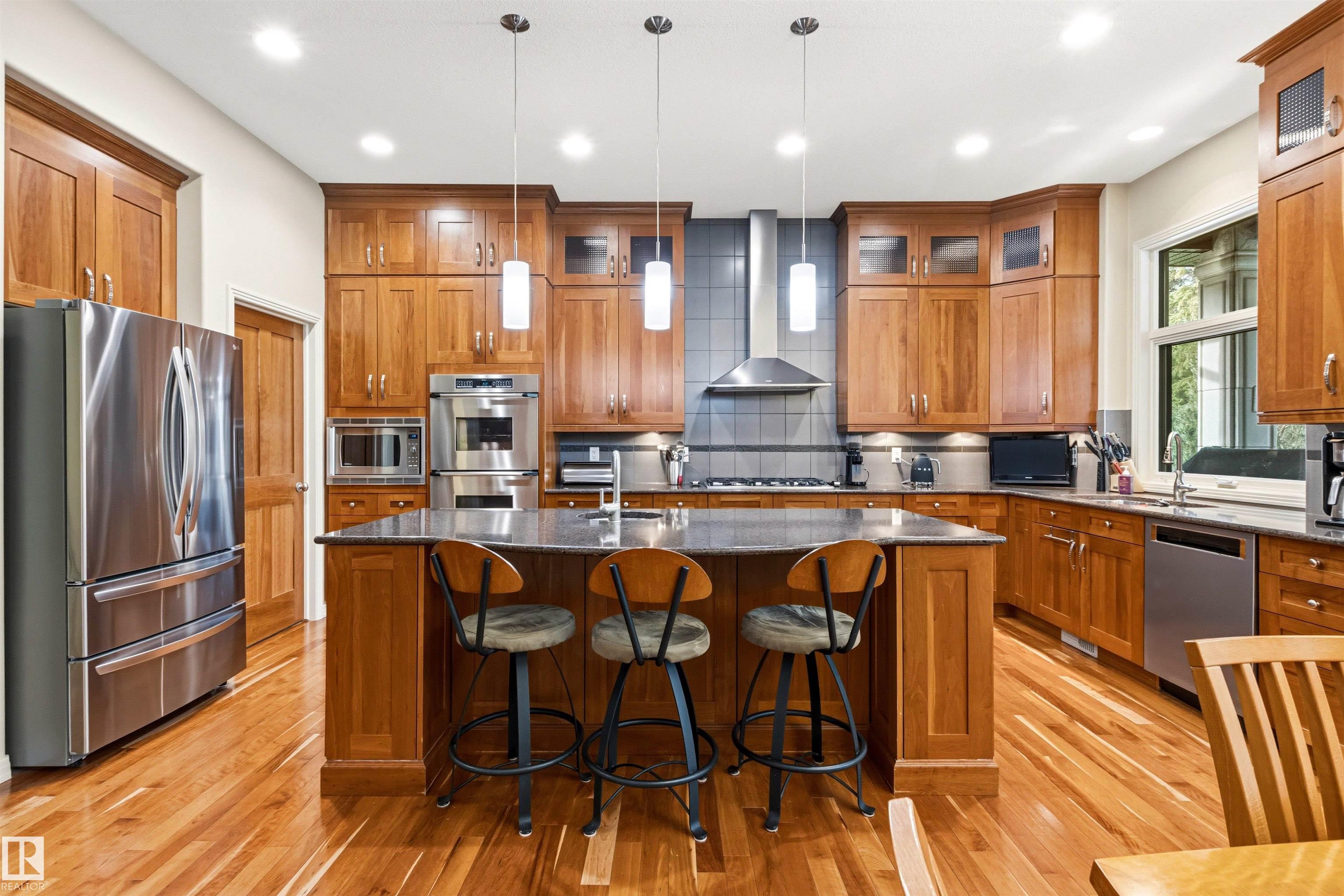https://zimg.paragon.ice.com/ParagonImages/Property/PM/RAE/225402115/22/0/0/e2078e79b586a0876b8a6c8d82f95679/1/b2412a2cbce22795cc66dc75327011f3/225402115-01800630-7e43-47c5-b19a-e7059f49a5f4.JPG