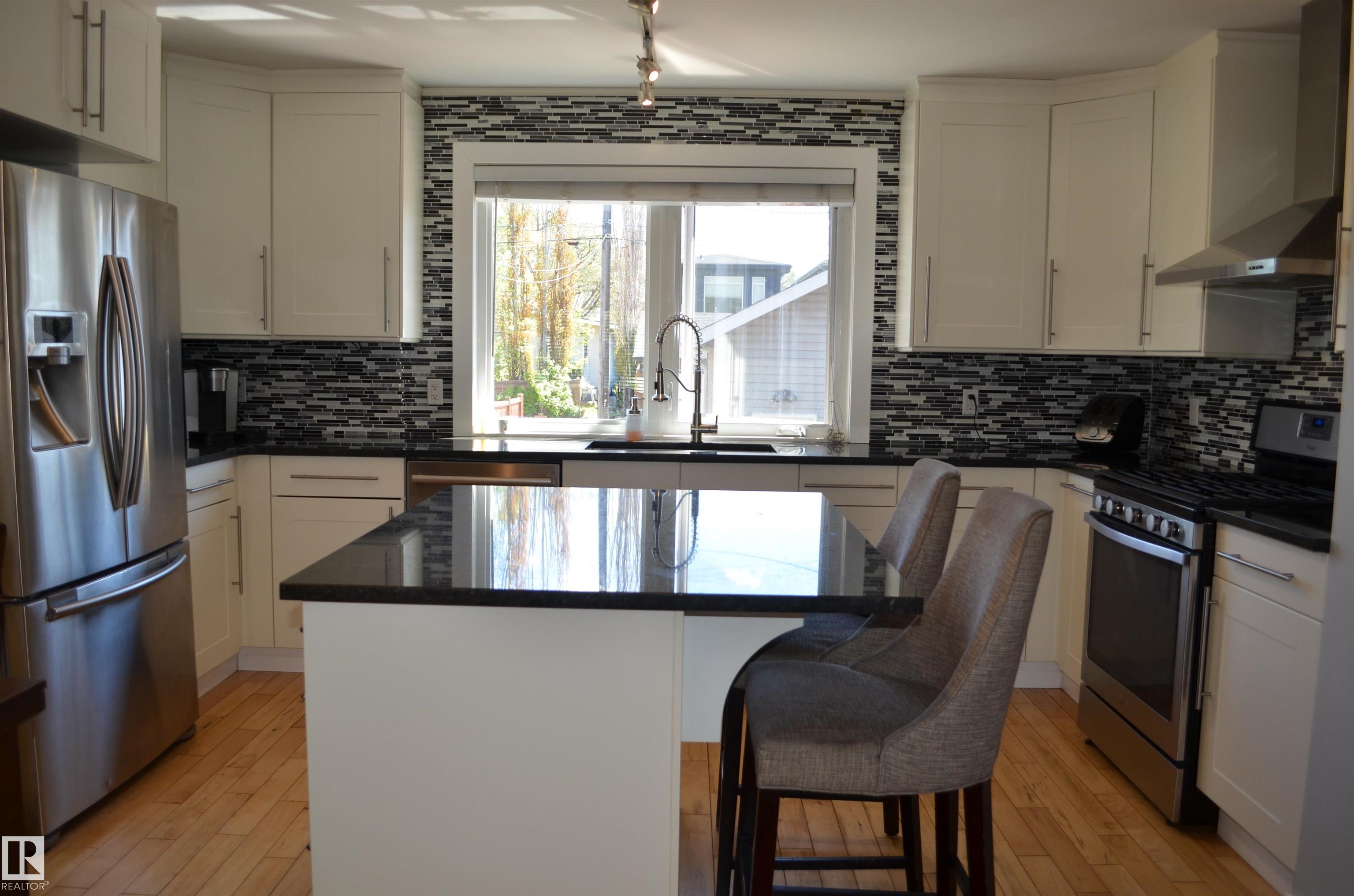 Photo 11 at 10527 81 Street NW, Forest Heights, Edmonton