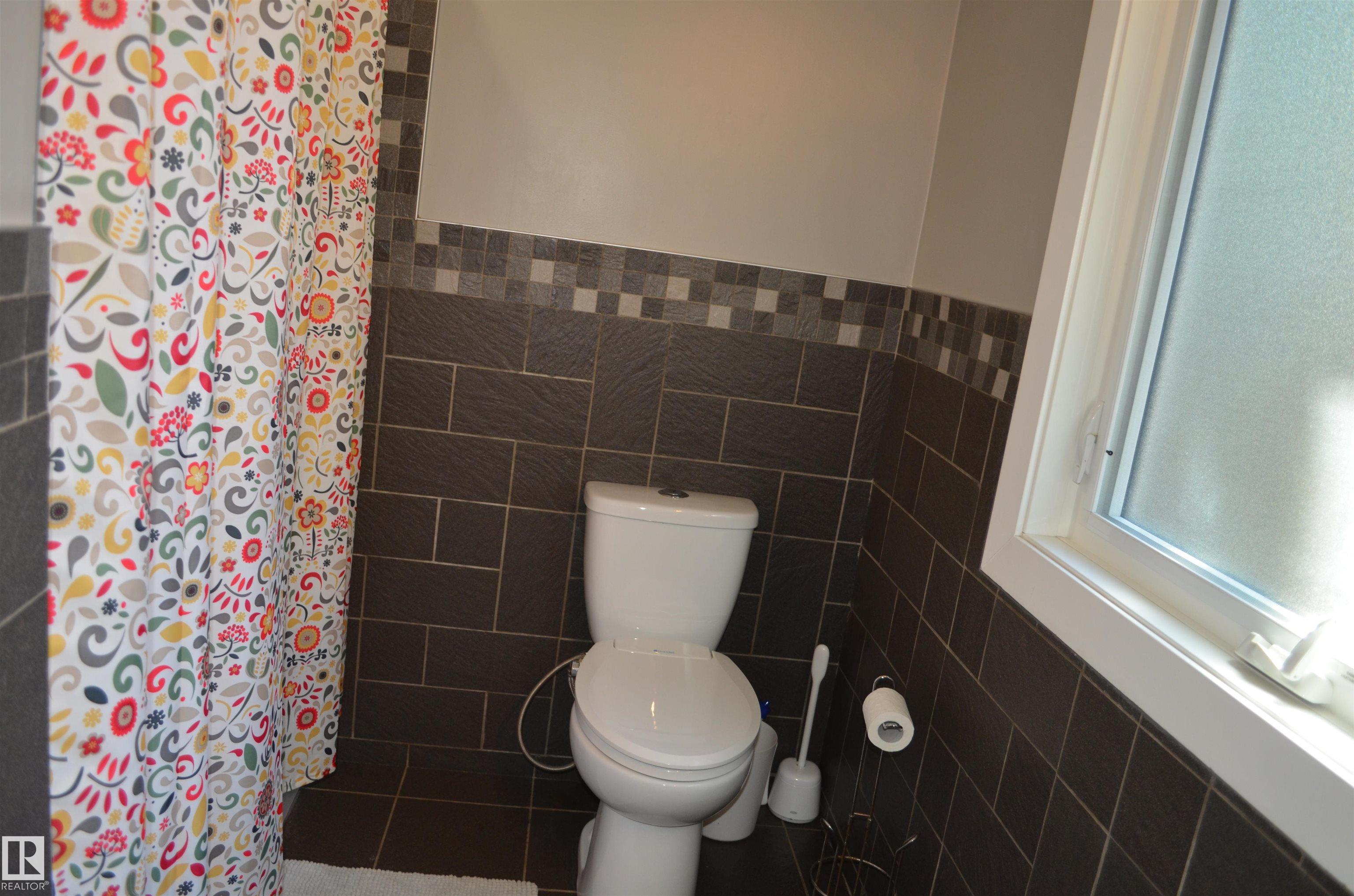 Photo 19 at 10527 81 Street NW, Forest Heights, Edmonton