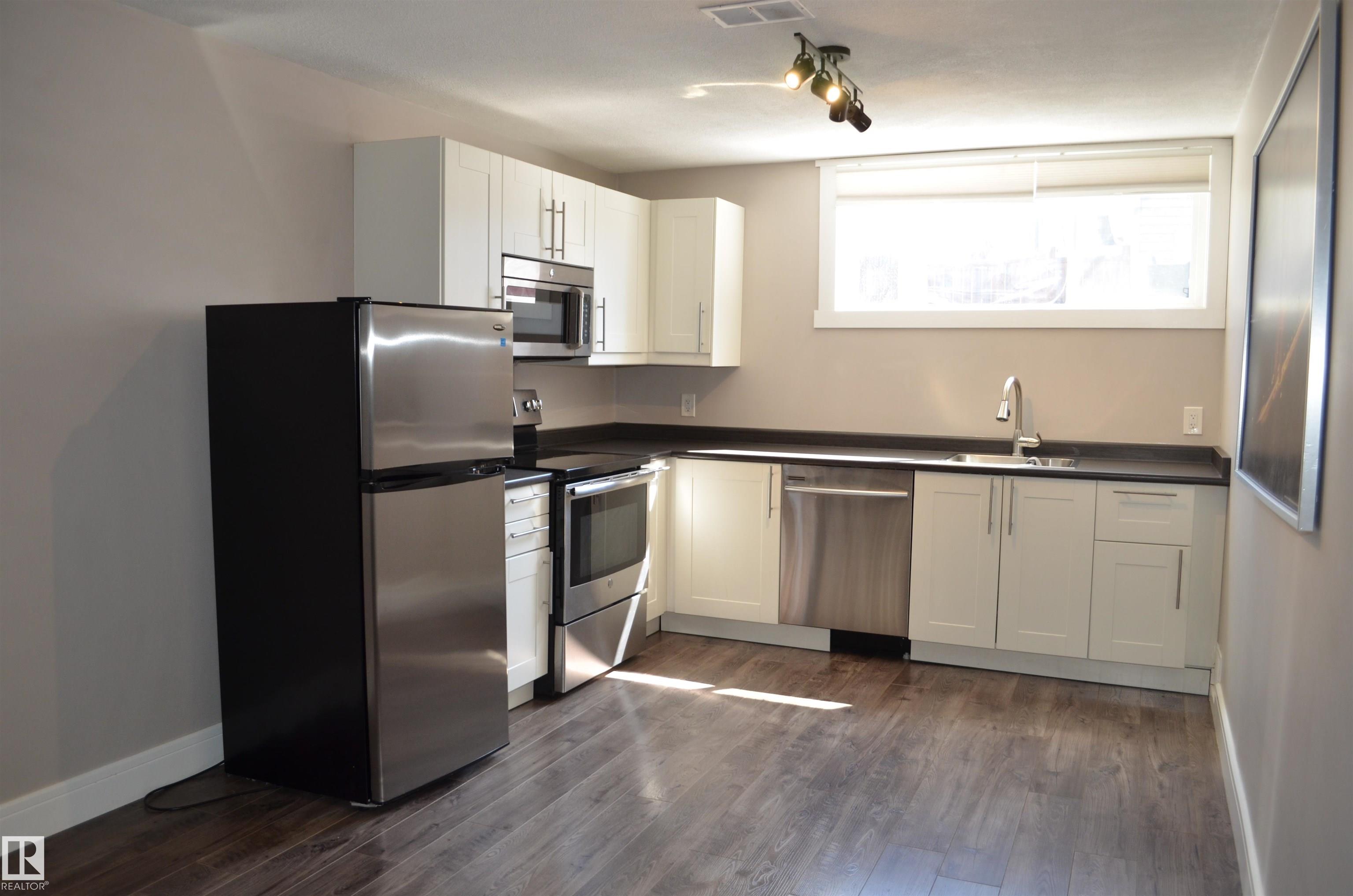 Photo 31 at 10527 81 Street NW, Forest Heights, Edmonton
