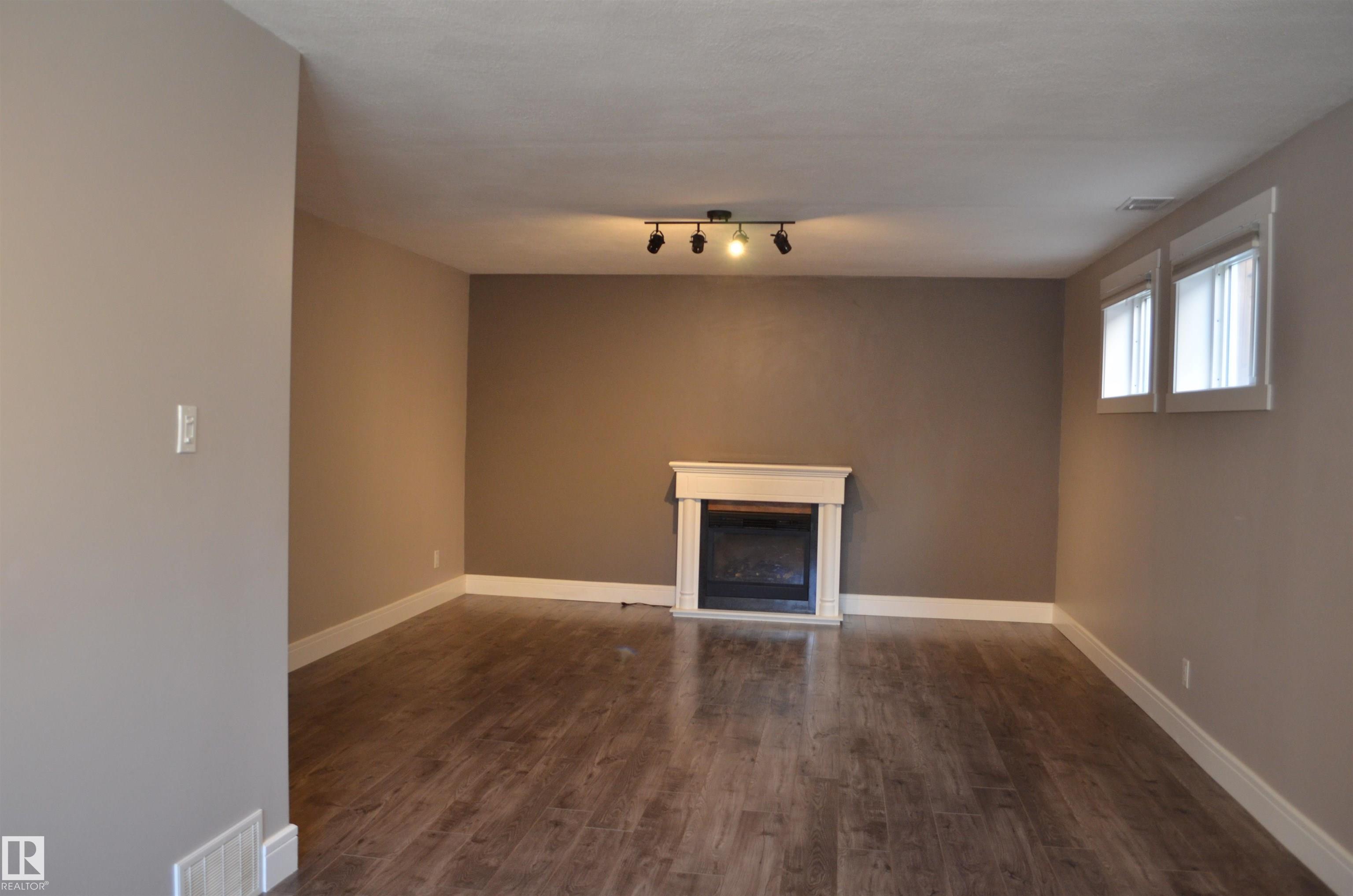Photo 32 at 10527 81 Street NW, Forest Heights, Edmonton