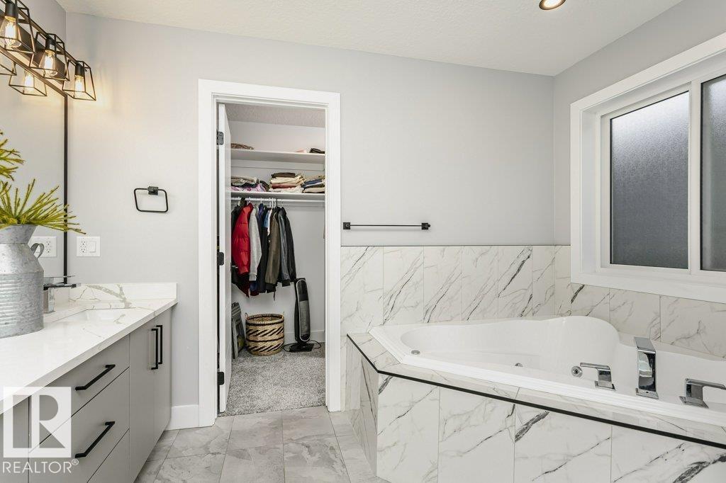 Photo 37 at 37 Brunswyck Crescent, Fenwyck, Spruce Grove
