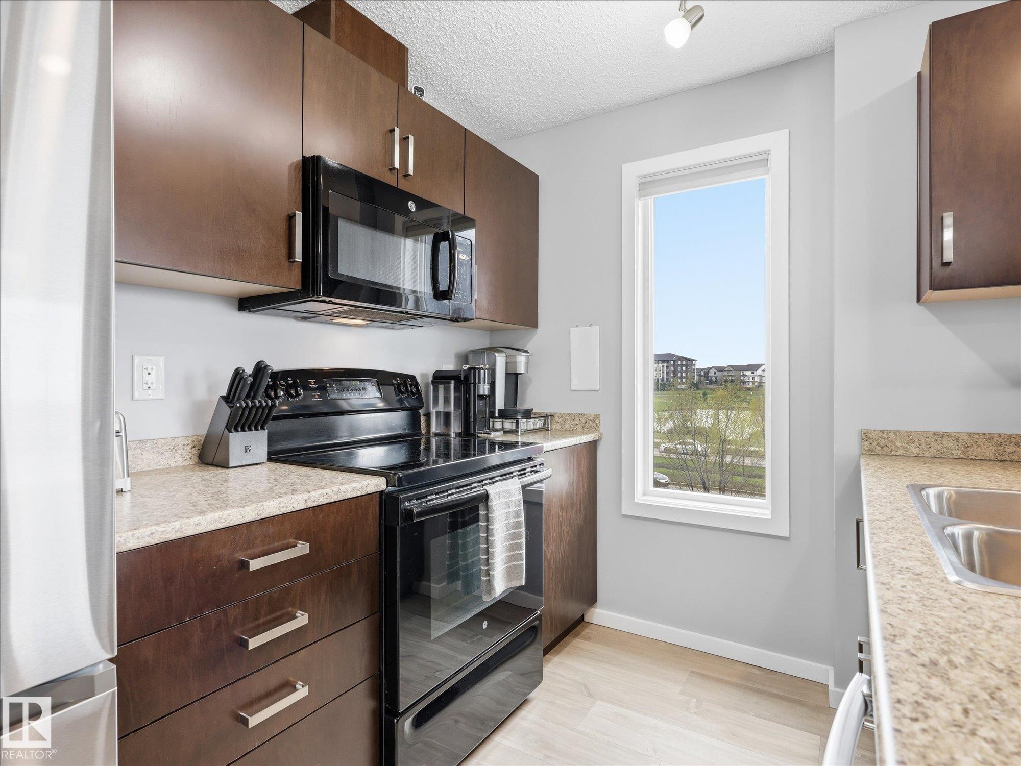 Photo 13 at 302 - 5521 7 Avenue SW, Charlesworth, Edmonton