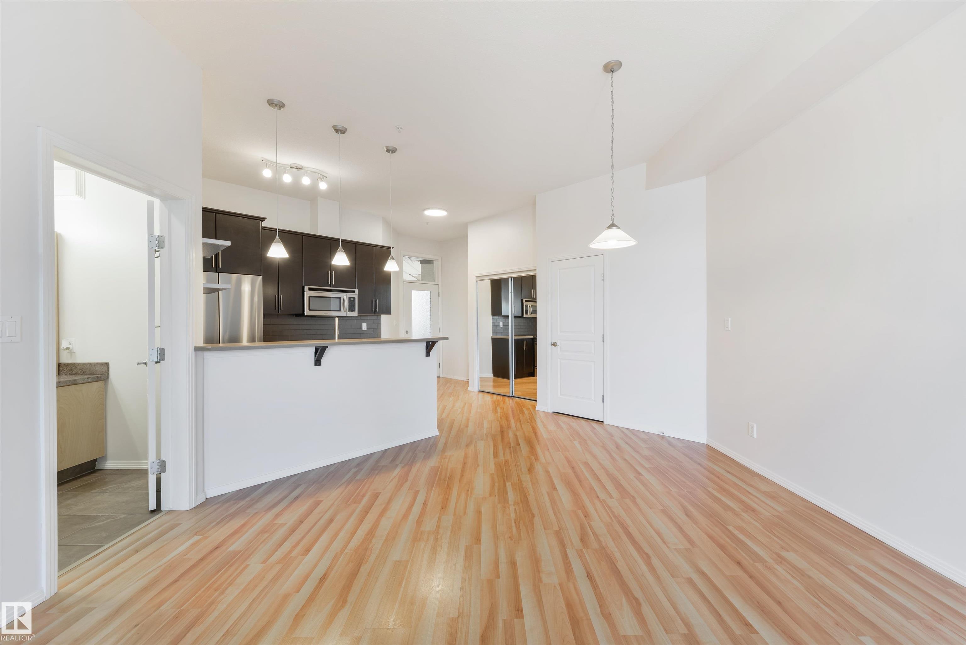 https://zimg.paragon.ice.com/ParagonImages/Property/PM/RAE/225402138/2/0/0/c3aa944d0818eb79ce48fbbfc03ab128/1/29a0ae602e58c739200659390819cf8f/225402138-6056e317-3ba6-4b7f-8faa-480d5af657ea.JPG
