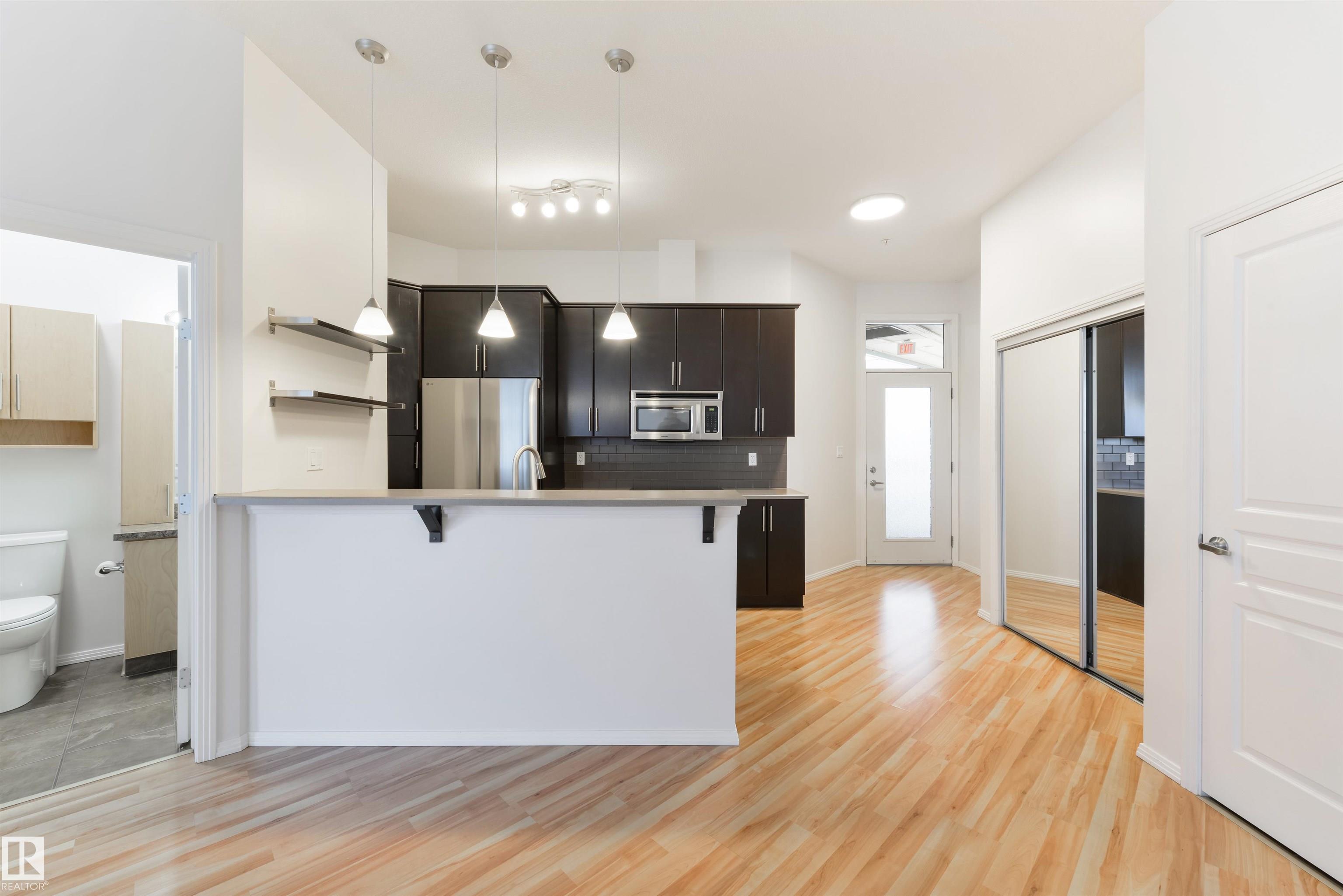 https://zimg.paragon.ice.com/ParagonImages/Property/PM/RAE/225402138/3/0/0/d700bd59c089a1bf129daa54ddb305bf/1/29a0ae602e58c739200659390819cf8f/225402138-04343c66-7d94-4ab9-8de4-0a091e717096.JPG