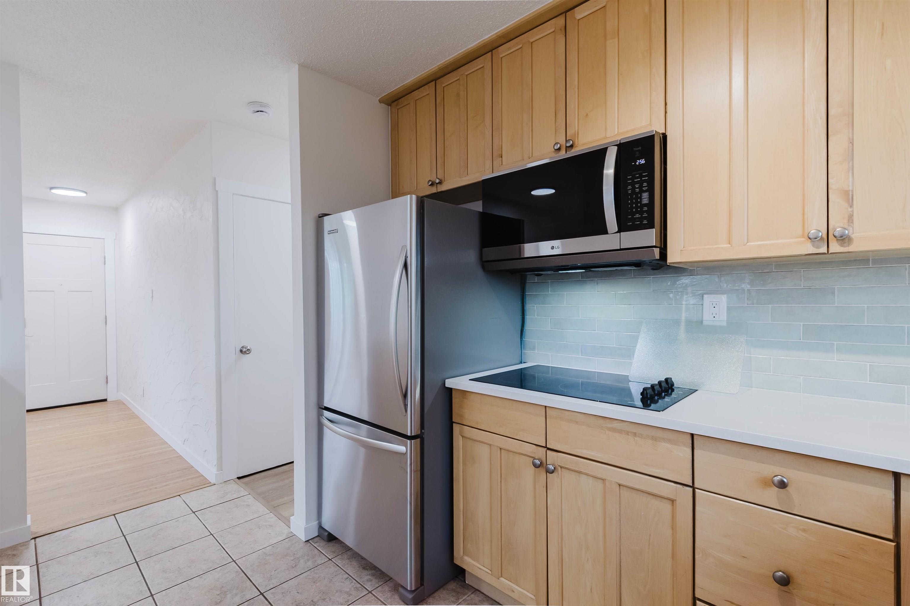 https://zimg.paragon.ice.com/ParagonImages/Property/PM/RAE/225402140/14/0/0/6c0cf931235099430c3c0a0f094baf45/1/17af8b9cff66eba20c7c7cb496379153/225402140-5aa12ecd-aa36-4b54-92d5-b429d463ecaa.JPG