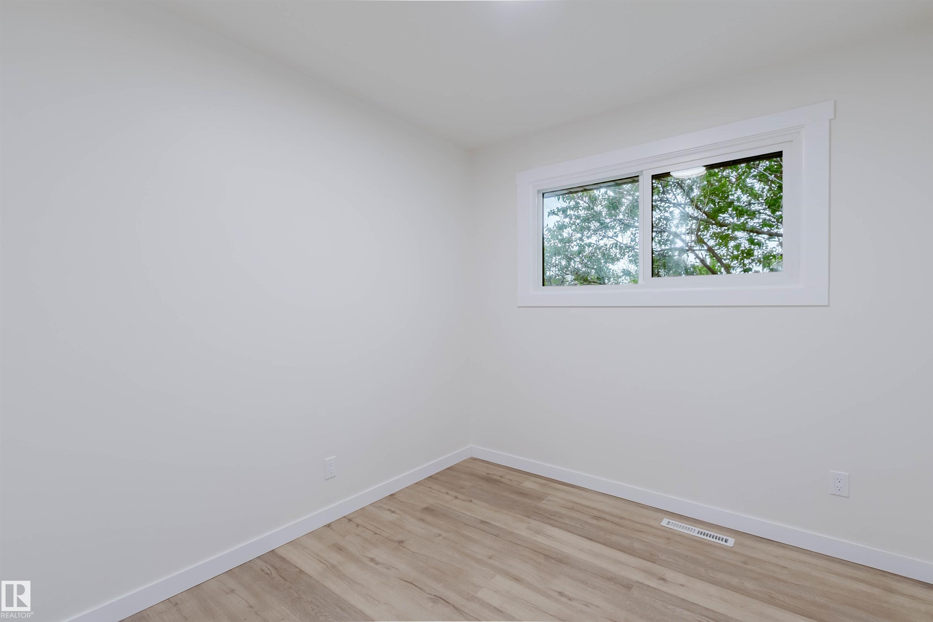 https://zimg.paragon.ice.com/ParagonImages/Property/PM/RAE/225402140/17/0/0/bdac3f83bfce402cf6418383ace730ad/1/17af8b9cff66eba20c7c7cb496379153/225402140-3c9102a2-eb1b-43f5-8ae9-8c3f094ce9fd.JPG