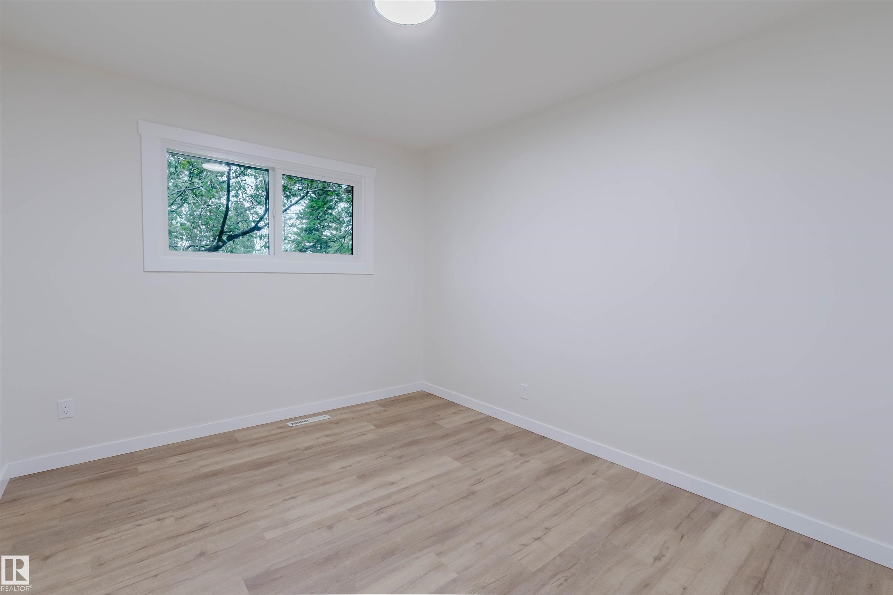 https://zimg.paragon.ice.com/ParagonImages/Property/PM/RAE/225402140/19/0/0/587f1f15cd038073d13e932169f3b83b/1/17af8b9cff66eba20c7c7cb496379153/225402140-ce719f7c-707c-4958-a6a2-d048548231e1.JPG