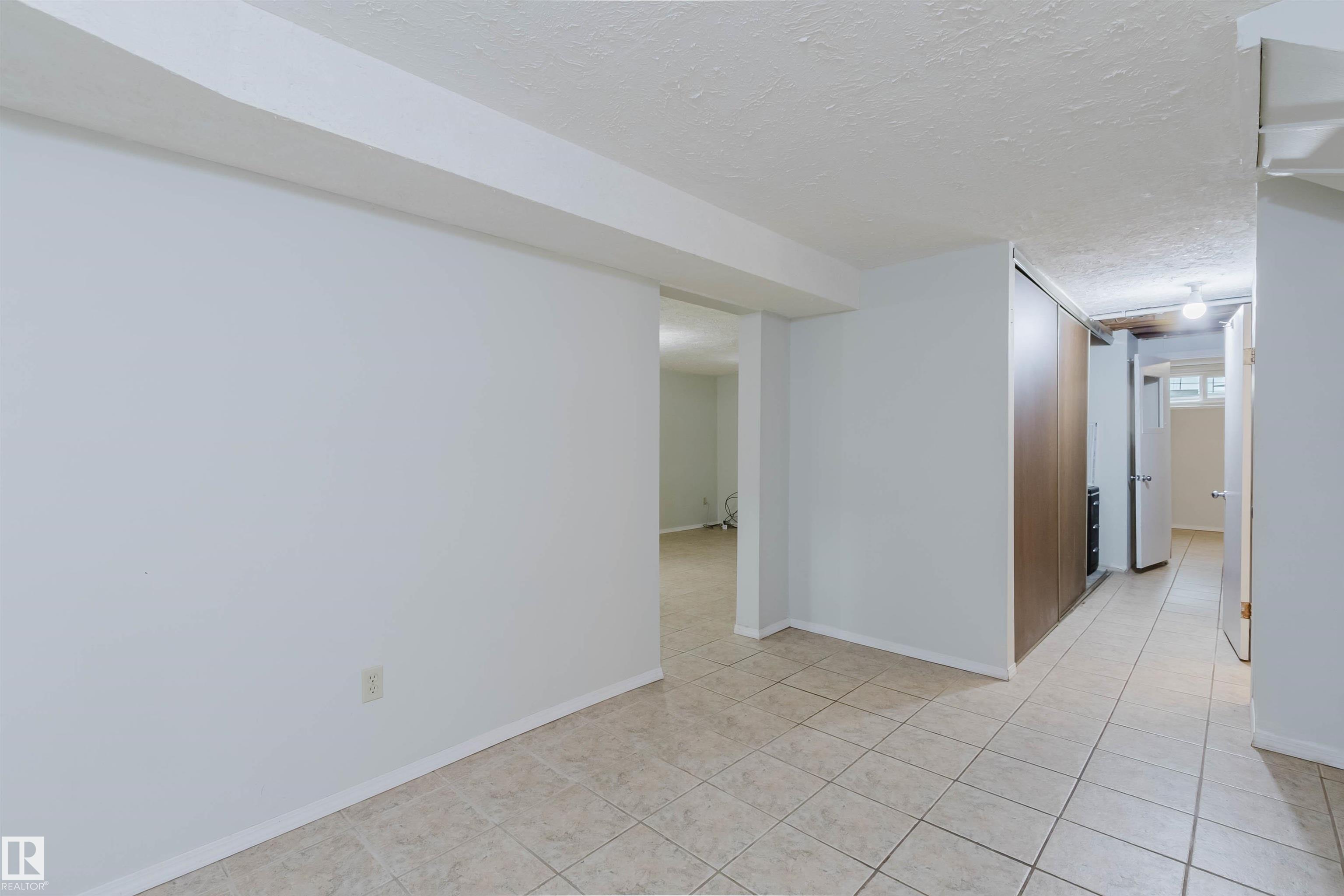 https://zimg.paragon.ice.com/ParagonImages/Property/PM/RAE/225402140/24/0/0/d862244d57d2fa00e4065f51bd32bb5e/1/17af8b9cff66eba20c7c7cb496379153/225402140-47bf1d61-6f60-423a-aea8-83b9a5e1bb83.JPG