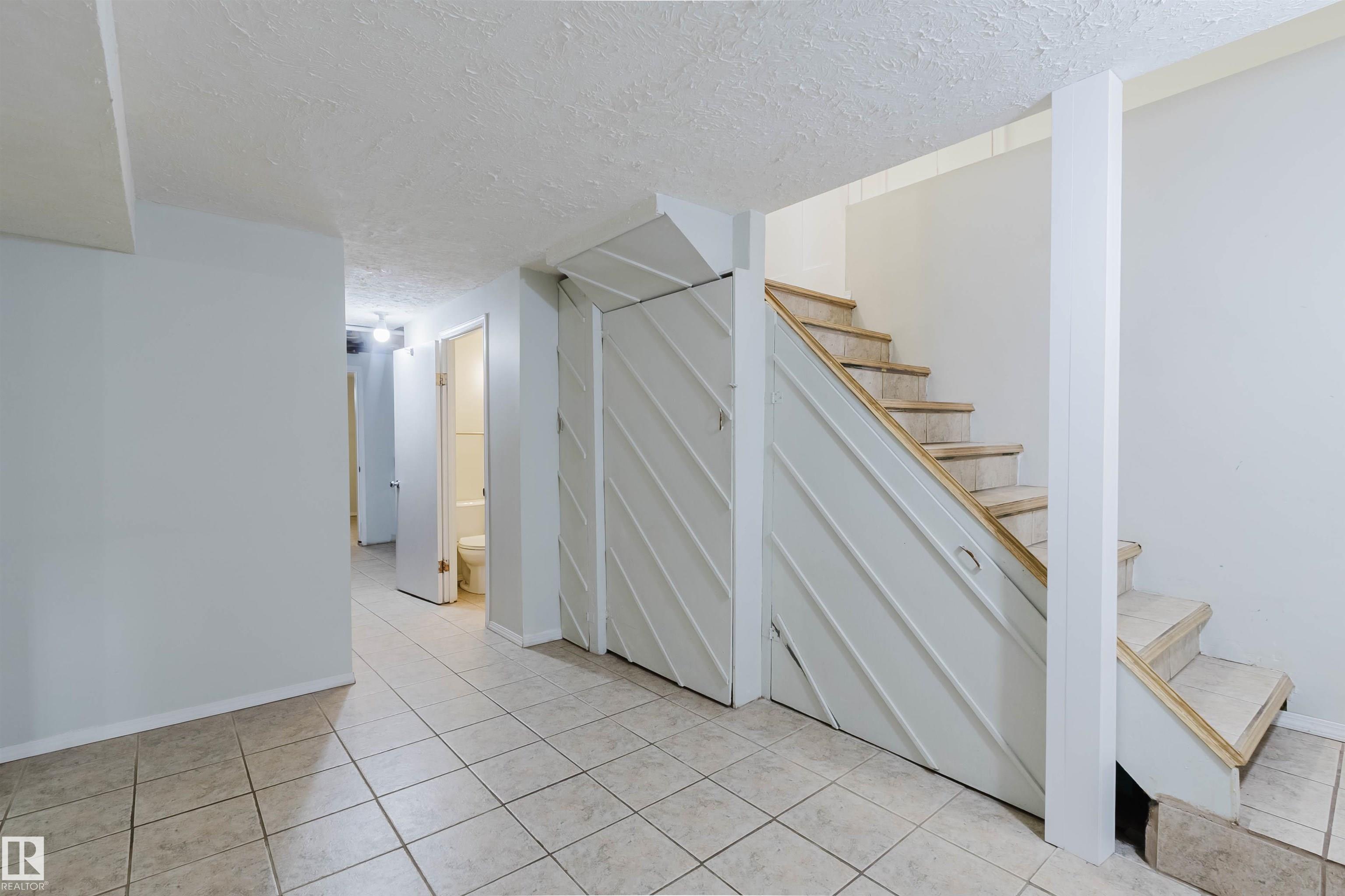 https://zimg.paragon.ice.com/ParagonImages/Property/PM/RAE/225402140/25/0/0/576e905e3c72990b37c6f394e210272d/1/17af8b9cff66eba20c7c7cb496379153/225402140-adf3d0b3-7503-4597-8a52-e277efc58641.JPG