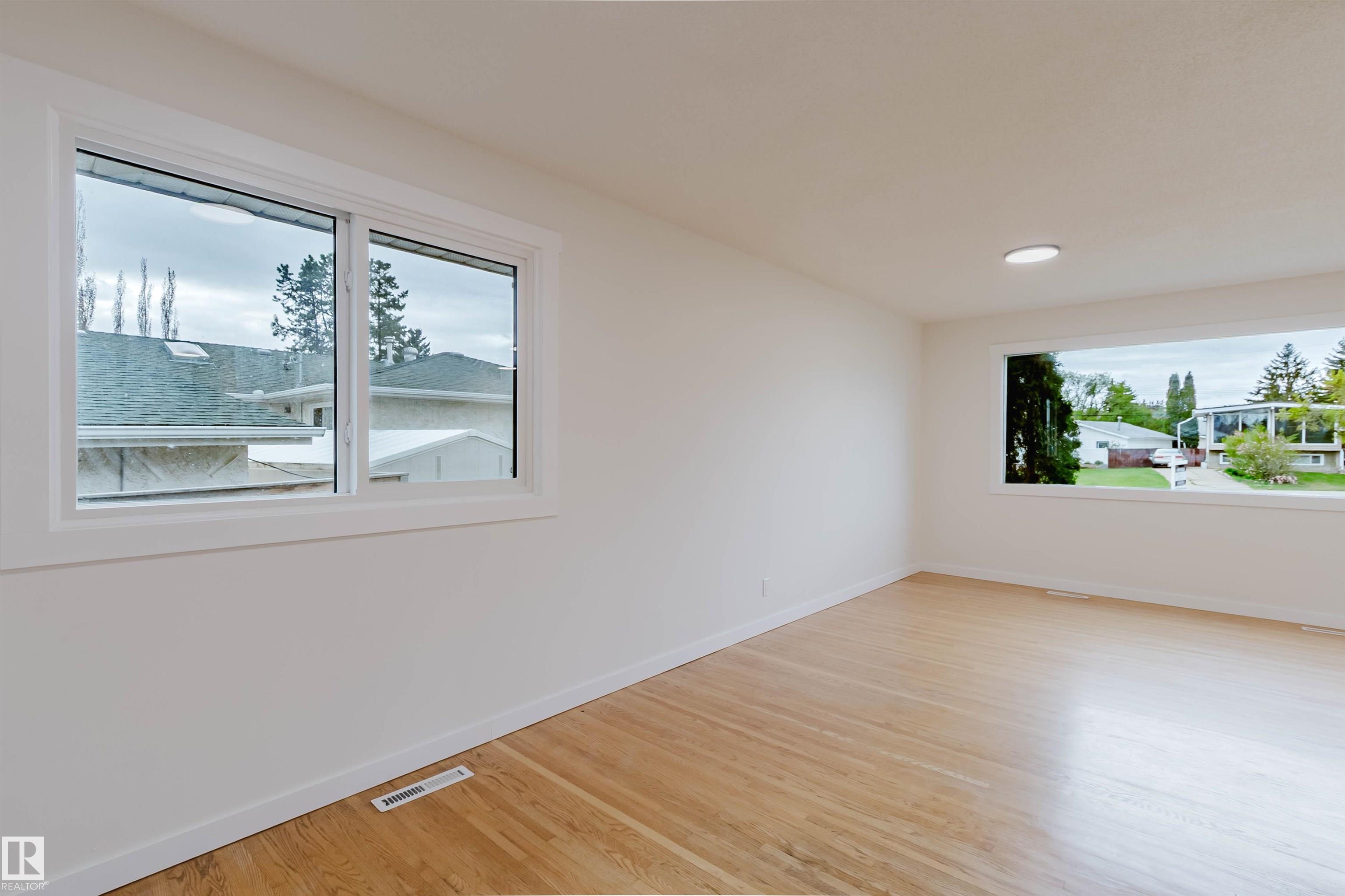 https://zimg.paragon.ice.com/ParagonImages/Property/PM/RAE/225402140/9/0/0/044de2f48a59857bad436c347ff7f97d/1/17af8b9cff66eba20c7c7cb496379153/225402140-07182856-2098-4556-8239-03e3486dc30a.JPG