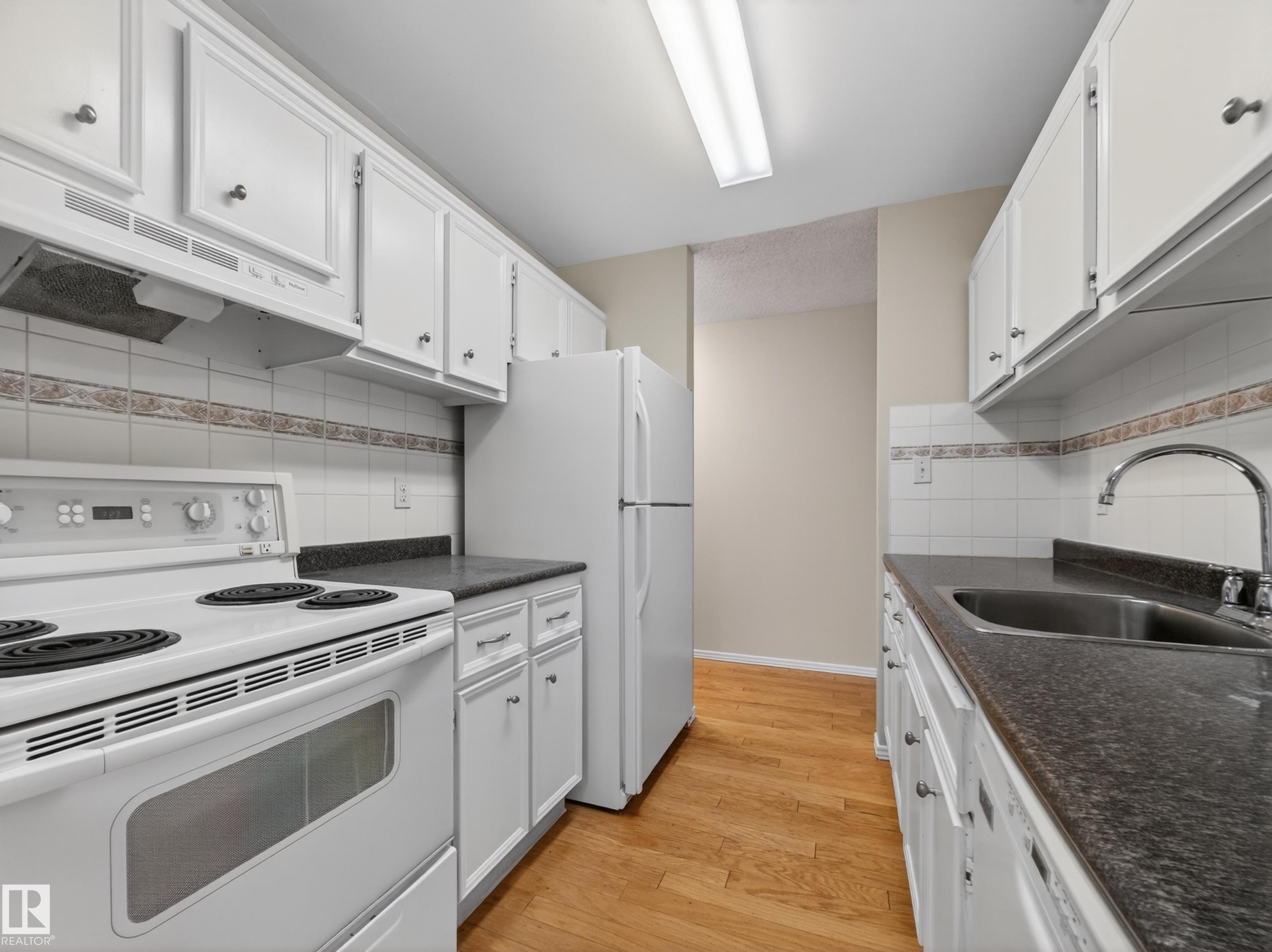 Photo 6 at 204 - 10731 84 Avenue NW, Garneau, Edmonton