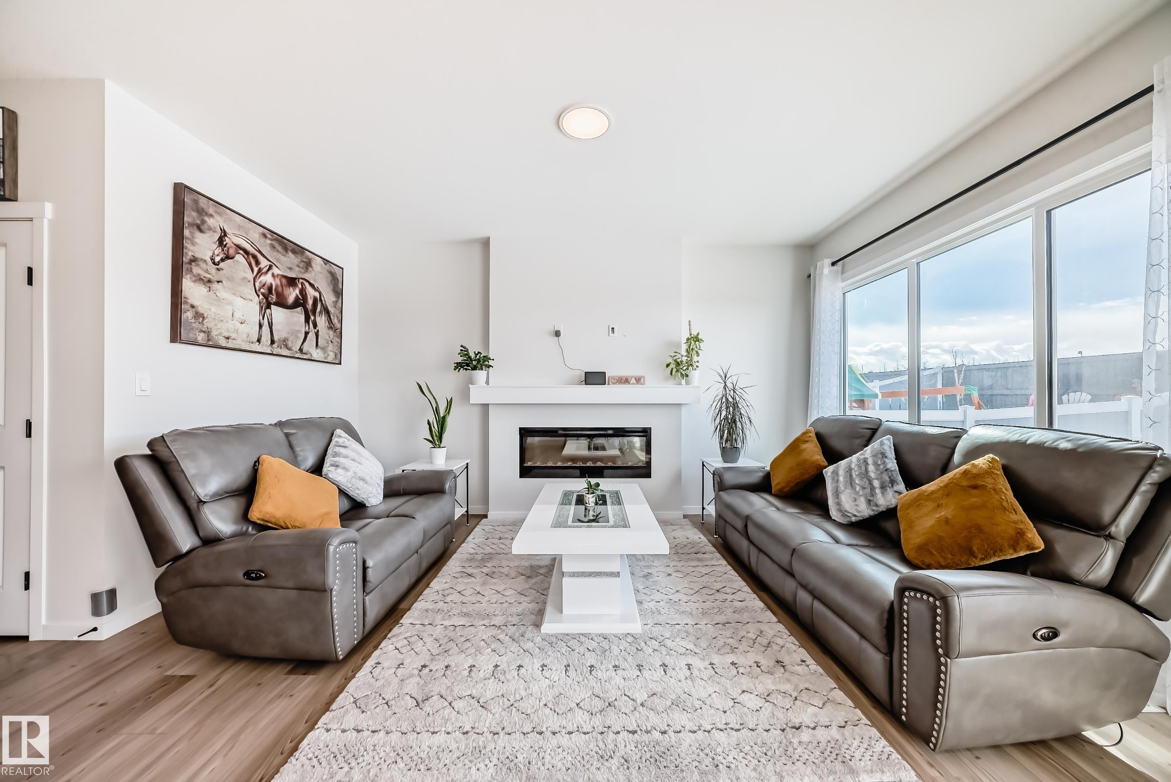 https://zimg.paragon.ice.com/ParagonImages/Property/PM/RAE/225402146/10/0/0/0c897e7c75677a5da224aa0a82046887/1/26a78871467eb368f0f5327ba849e05b/225402146-5CB50ECD-46EA-4BDD-BBC1-4130B2733E3C.JPG
