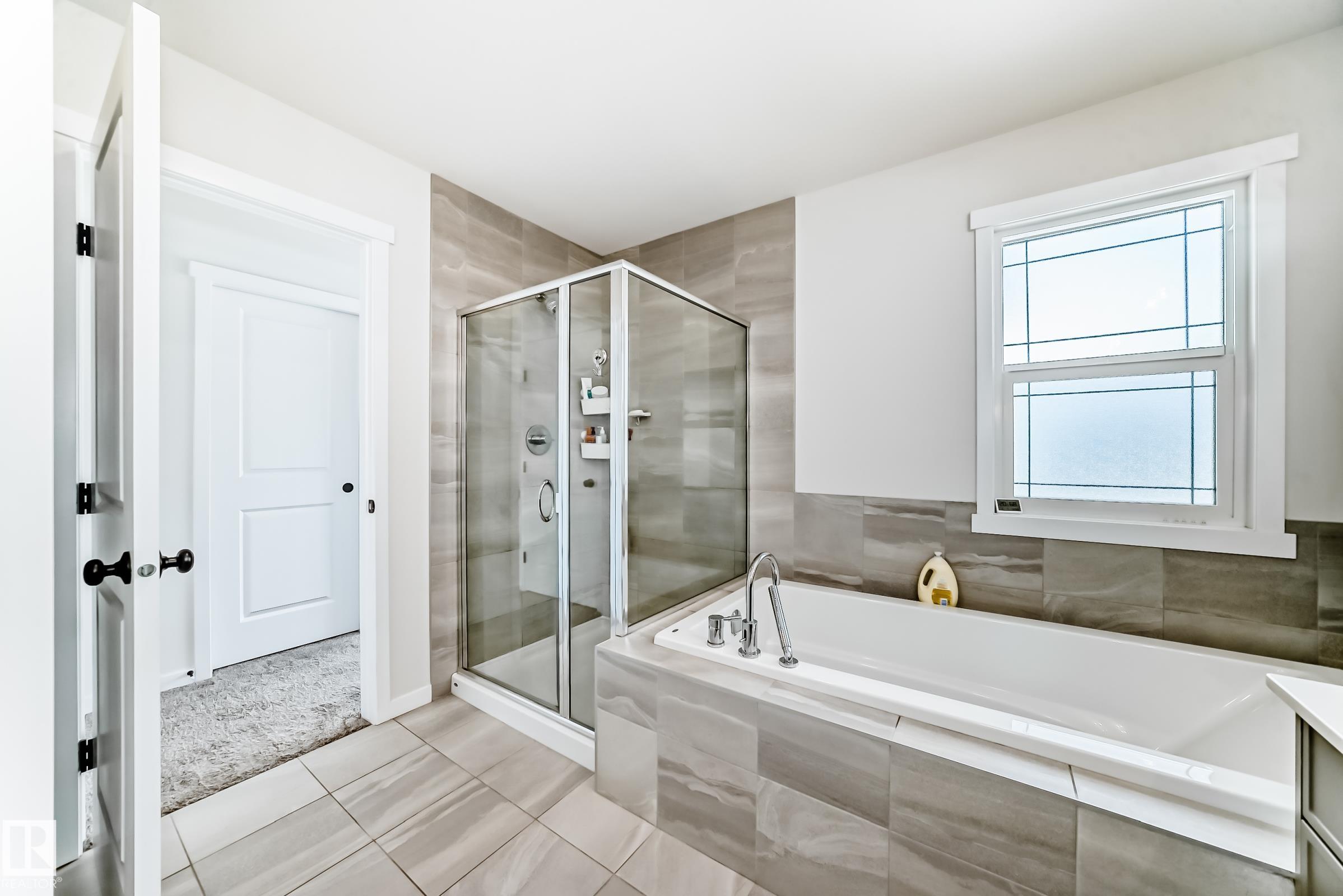 https://zimg.paragon.ice.com/ParagonImages/Property/PM/RAE/225402146/21/0/0/8955e9d3ce72869f9a6780381c026c8e/1/26a78871467eb368f0f5327ba849e05b/225402146-E5DB5FCE-7FB0-4BDF-B7CE-E416B3D242CB.JPG