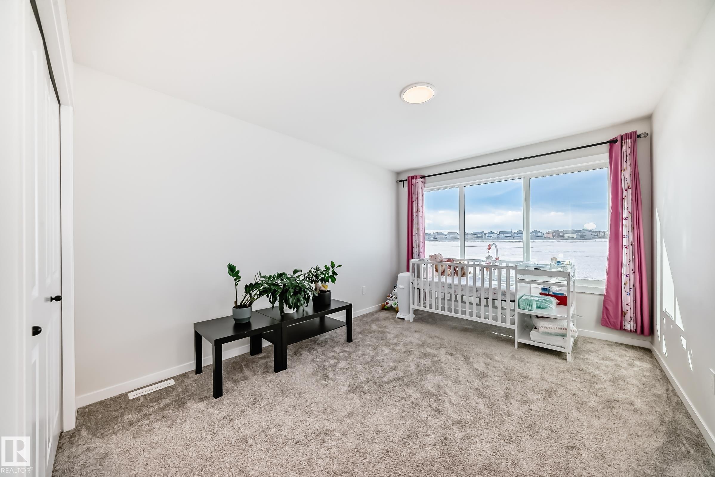 https://zimg.paragon.ice.com/ParagonImages/Property/PM/RAE/225402146/24/0/0/a6e6741e99406ca2fa3f50156c1c2b4b/1/26a78871467eb368f0f5327ba849e05b/225402146-DC2F0DE7-F8AF-47C3-A668-9091F1D07CFB.JPG