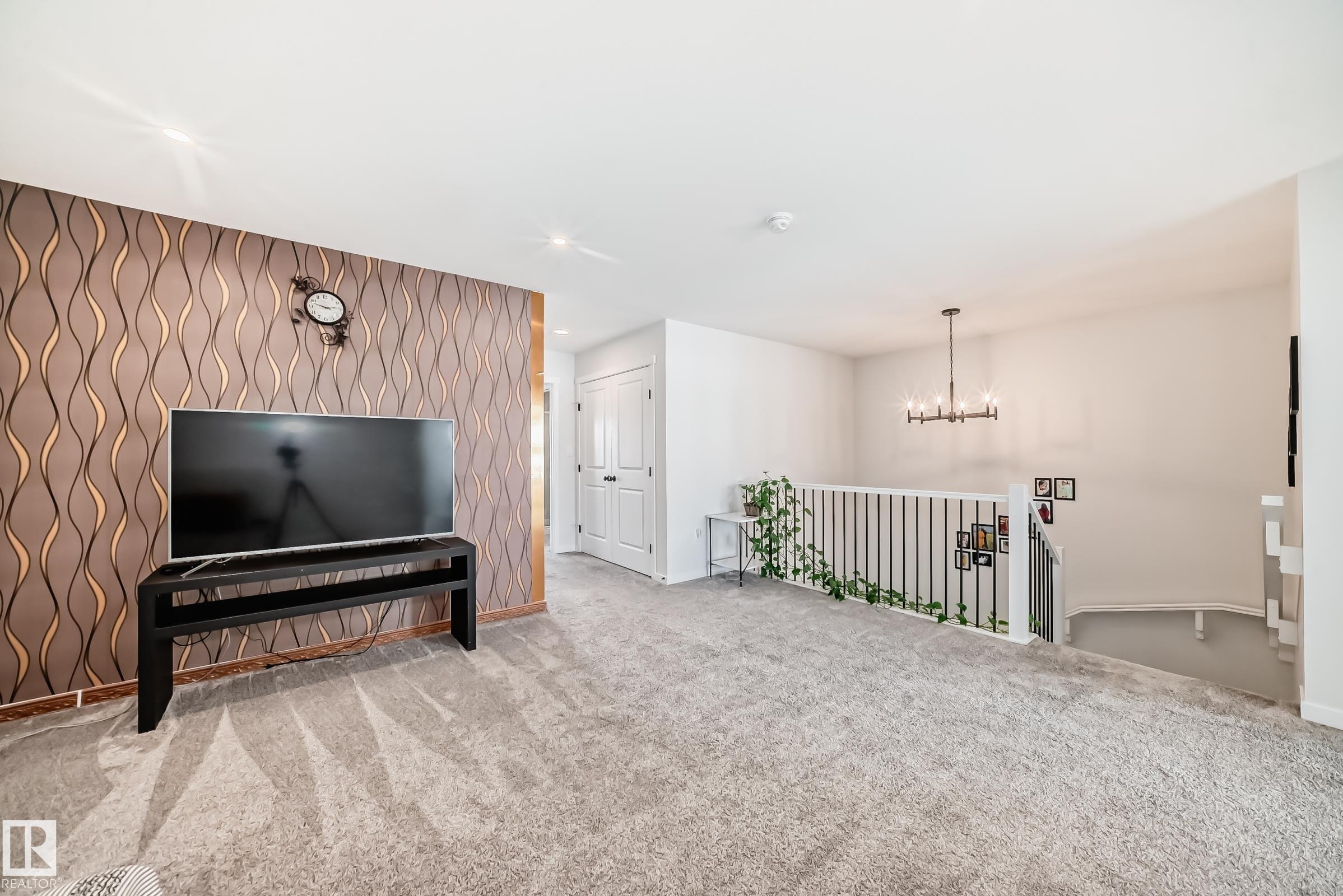 https://zimg.paragon.ice.com/ParagonImages/Property/PM/RAE/225402146/29/0/0/762242311c893db9bd03e62697f0016e/1/26a78871467eb368f0f5327ba849e05b/225402146-0FD01D45-8741-4BAE-A449-EE1BB9E7CEB9.JPG