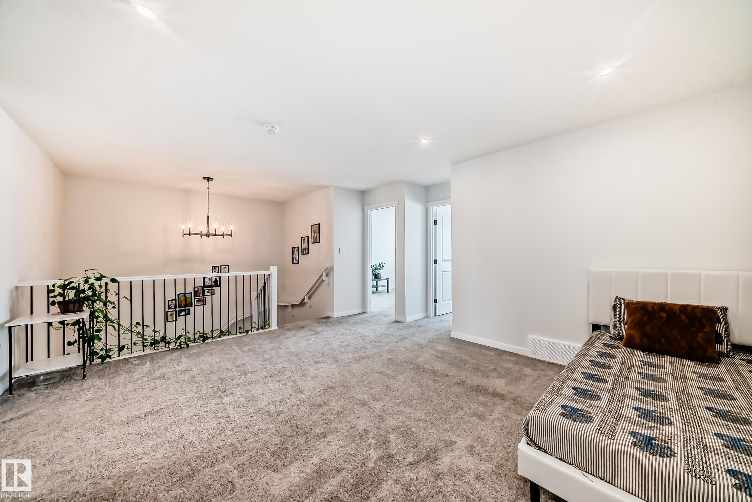 https://zimg.paragon.ice.com/ParagonImages/Property/PM/RAE/225402146/30/0/0/18c1eb971b6de4801ee6b8c1cef6e60b/1/26a78871467eb368f0f5327ba849e05b/225402146-BCAC7A18-2BC2-4CF8-B860-6804B8EC8B32.JPG