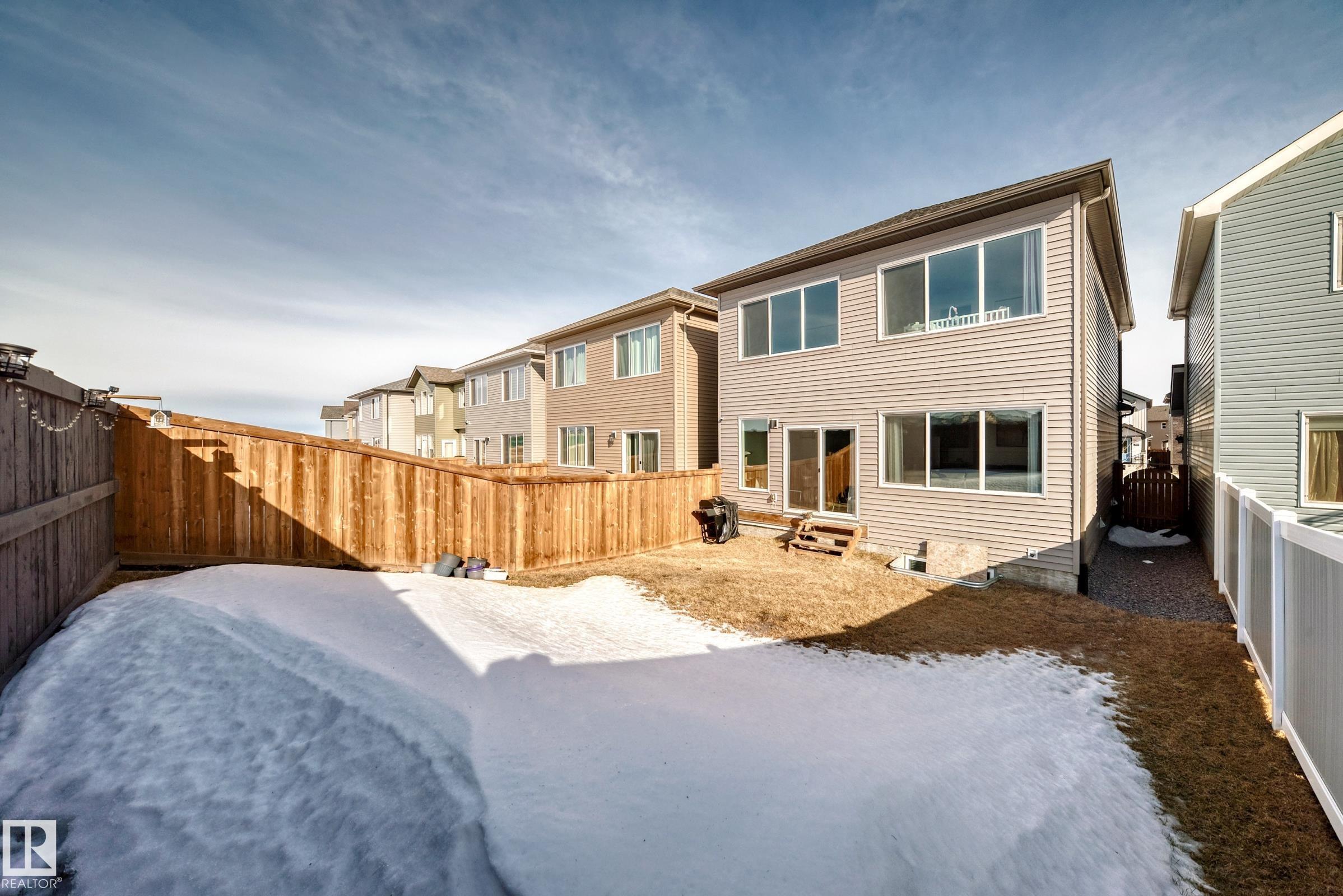 https://zimg.paragon.ice.com/ParagonImages/Property/PM/RAE/225402146/33/0/0/ac46fceb612c80722d2ac11742a1e560/1/26a78871467eb368f0f5327ba849e05b/225402146-3A102682-2670-4E4B-A3CA-5BA755644FFB.JPG