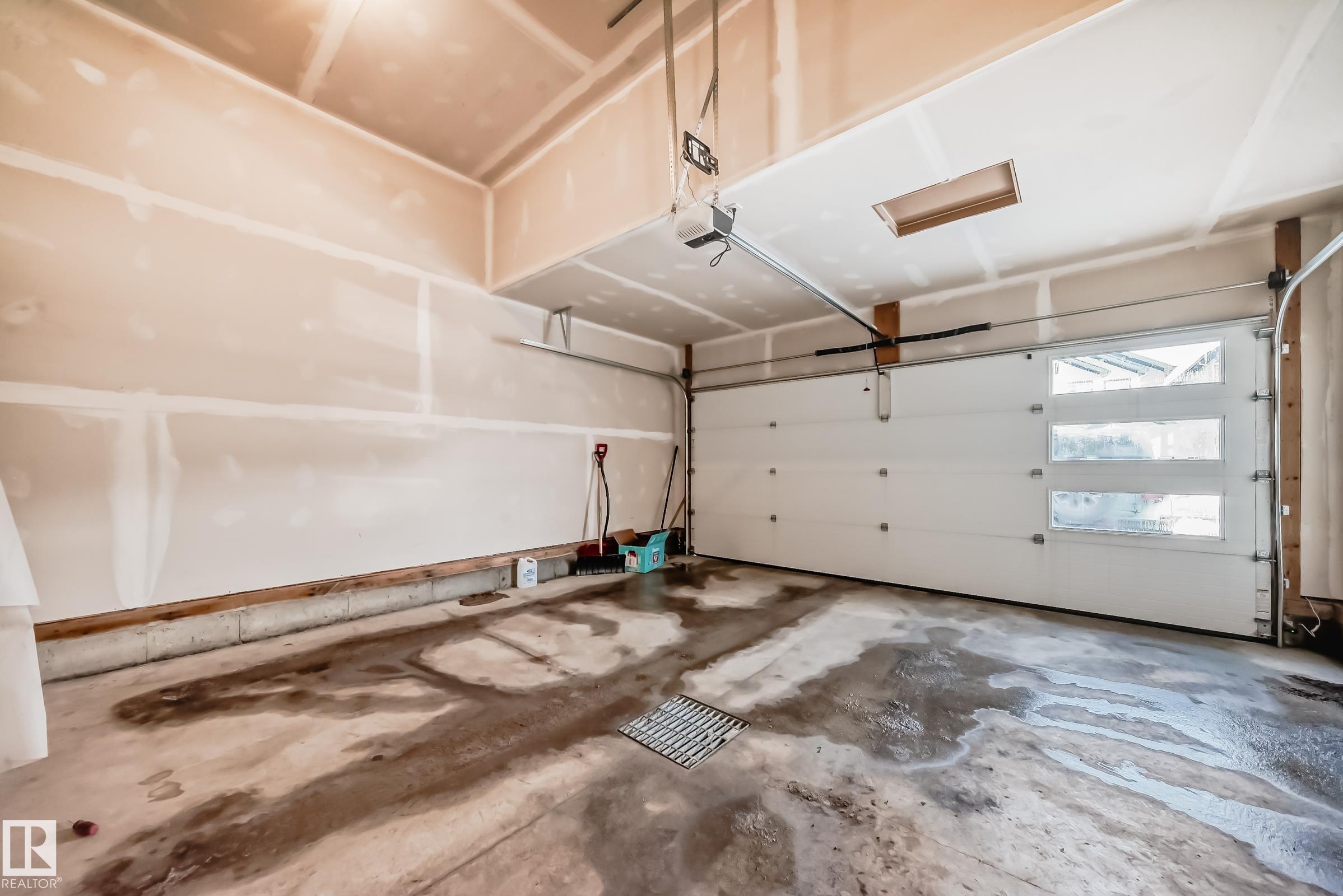 https://zimg.paragon.ice.com/ParagonImages/Property/PM/RAE/225402146/37/0/0/6e78a19f4baf804541aef3d05ef00cdb/1/26a78871467eb368f0f5327ba849e05b/225402146-5B5B0979-47FA-47E0-94ED-071EF07391C6.JPG