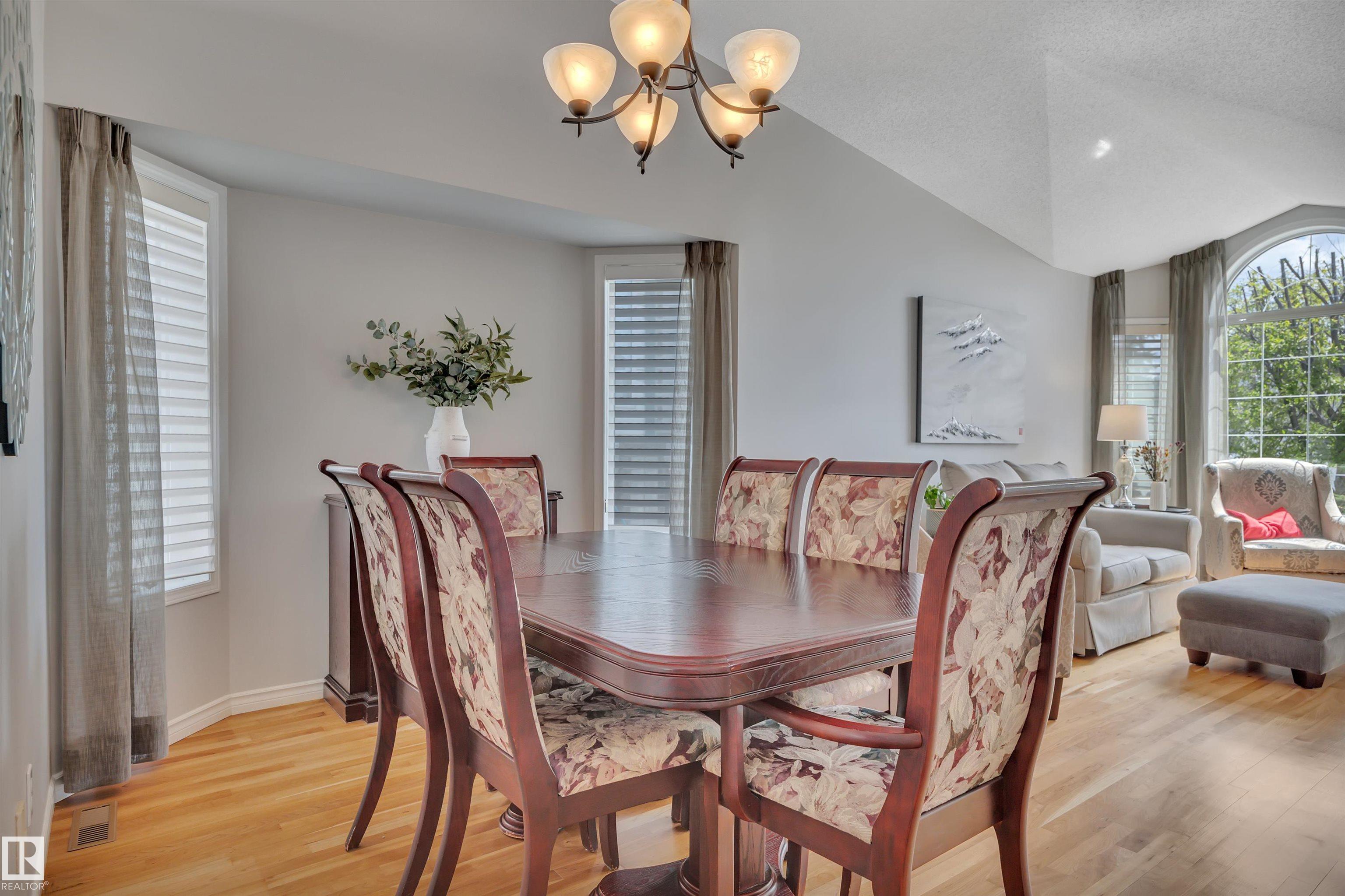 https://zimg.paragon.ice.com/ParagonImages/Property/PM/RAE/225402150/10/0/0/e7c7b6ce8c130a36e030fcfe249b7aa4/1/c7a67dd44df1d1a290fc8738fd065c64/225402150-47d4f0ec-52b5-4c64-8cc3-e311b390e0f2.JPG