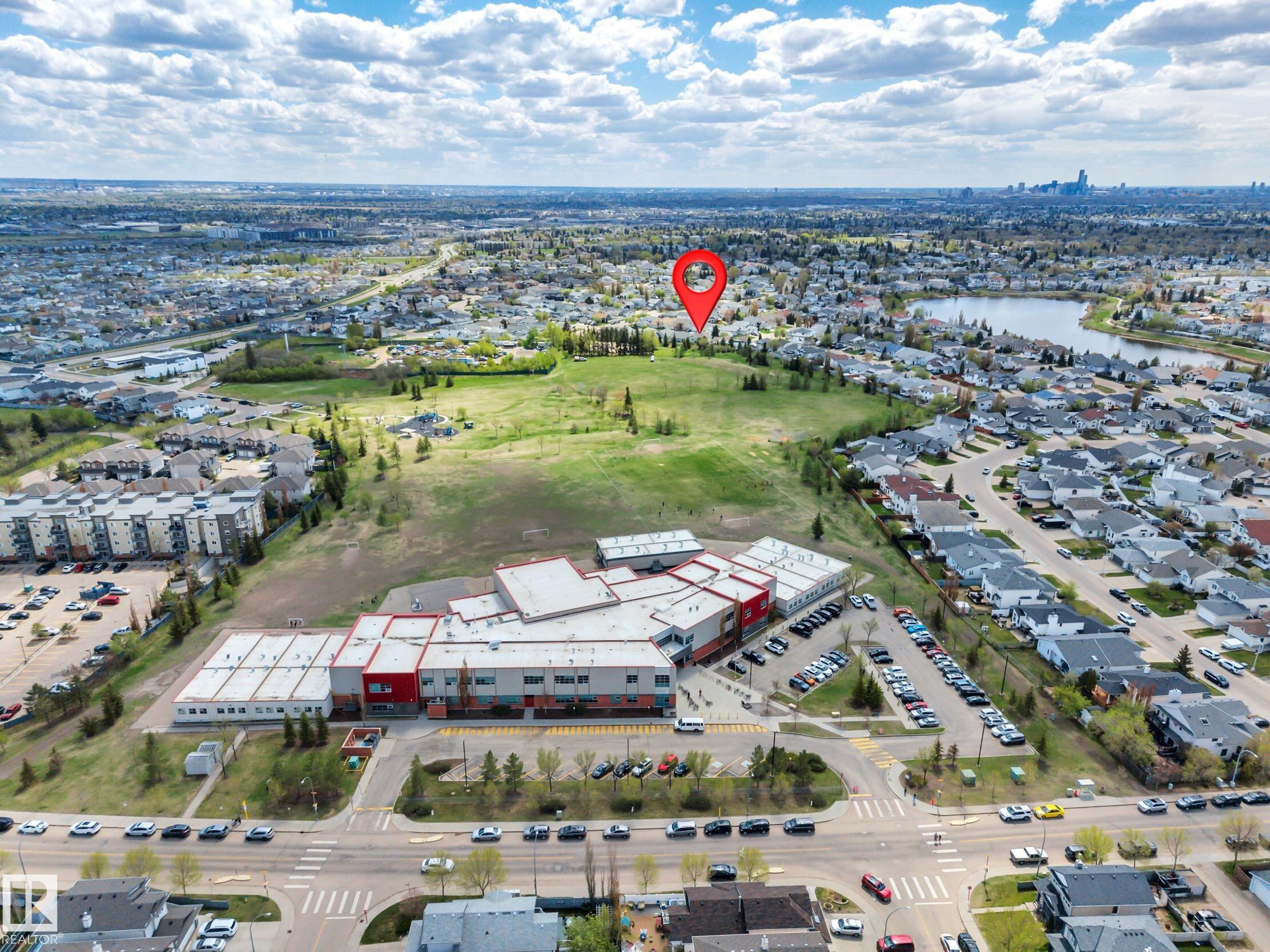 https://zimg.paragon.ice.com/ParagonImages/Property/PM/RAE/225402150/72/0/0/20a48c4a74442cd7a8c084579ab1f06e/1/c7a67dd44df1d1a290fc8738fd065c64/225402150-19cad775-5239-4959-804e-481bfe1cc63b.JPG