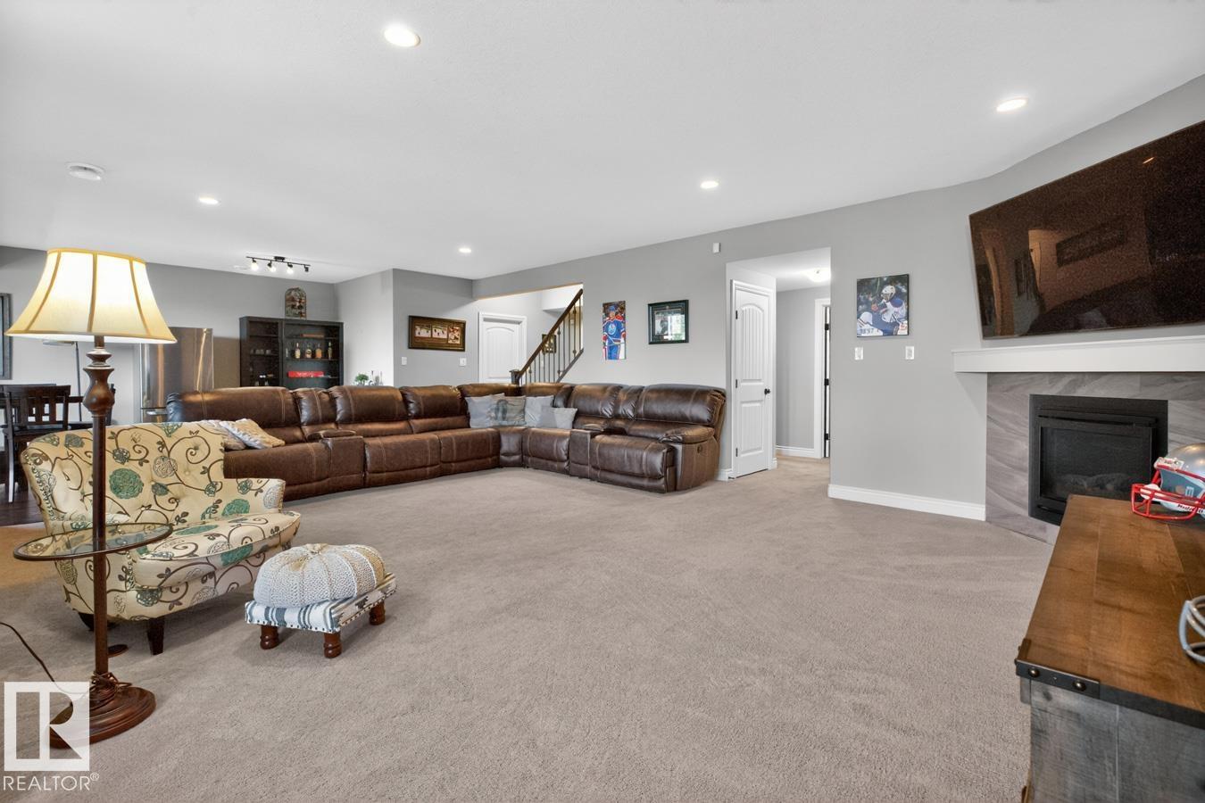 Photo 33 at 4232 8 Street NW, Maple Crest, Edmonton