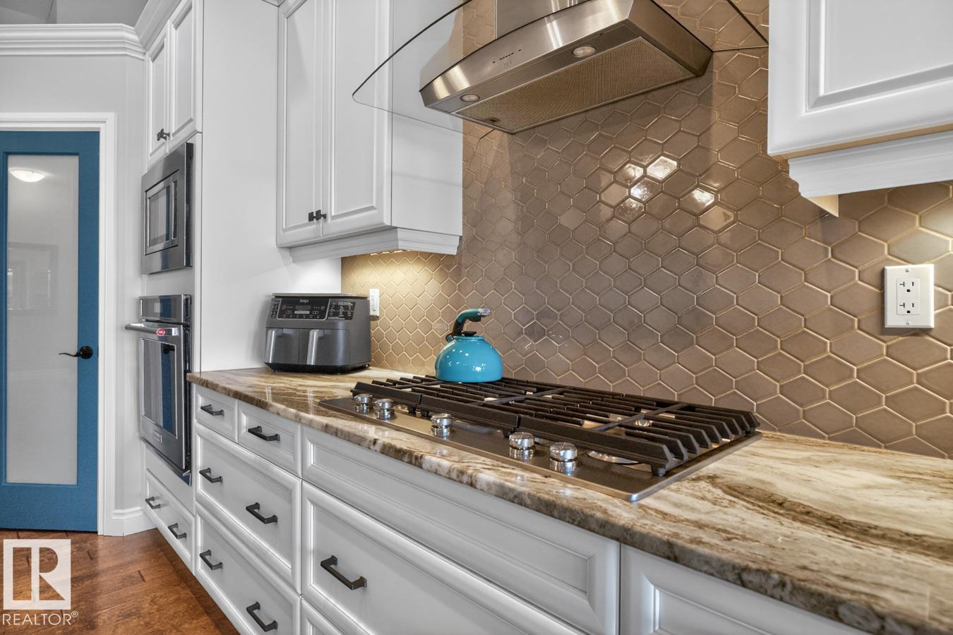 Photo 9 at 4232 8 Street NW, Maple Crest, Edmonton