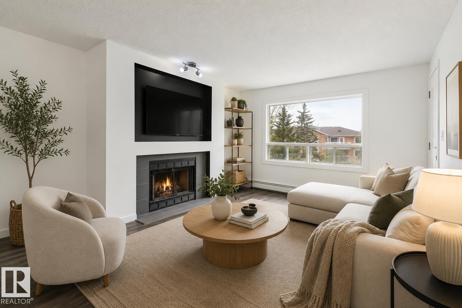 411 - 9010 106 Avenue NW, Boyle Street, Edmonton