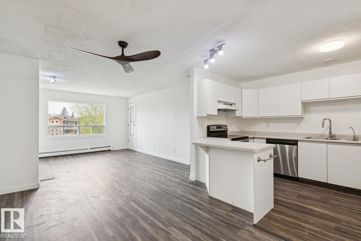 Photo 17 at 411 - 9010 106 Avenue NW, Boyle Street, Edmonton