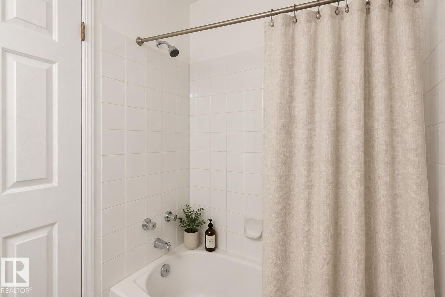 Photo 6 at 411 - 9010 106 Avenue NW, Boyle Street, Edmonton