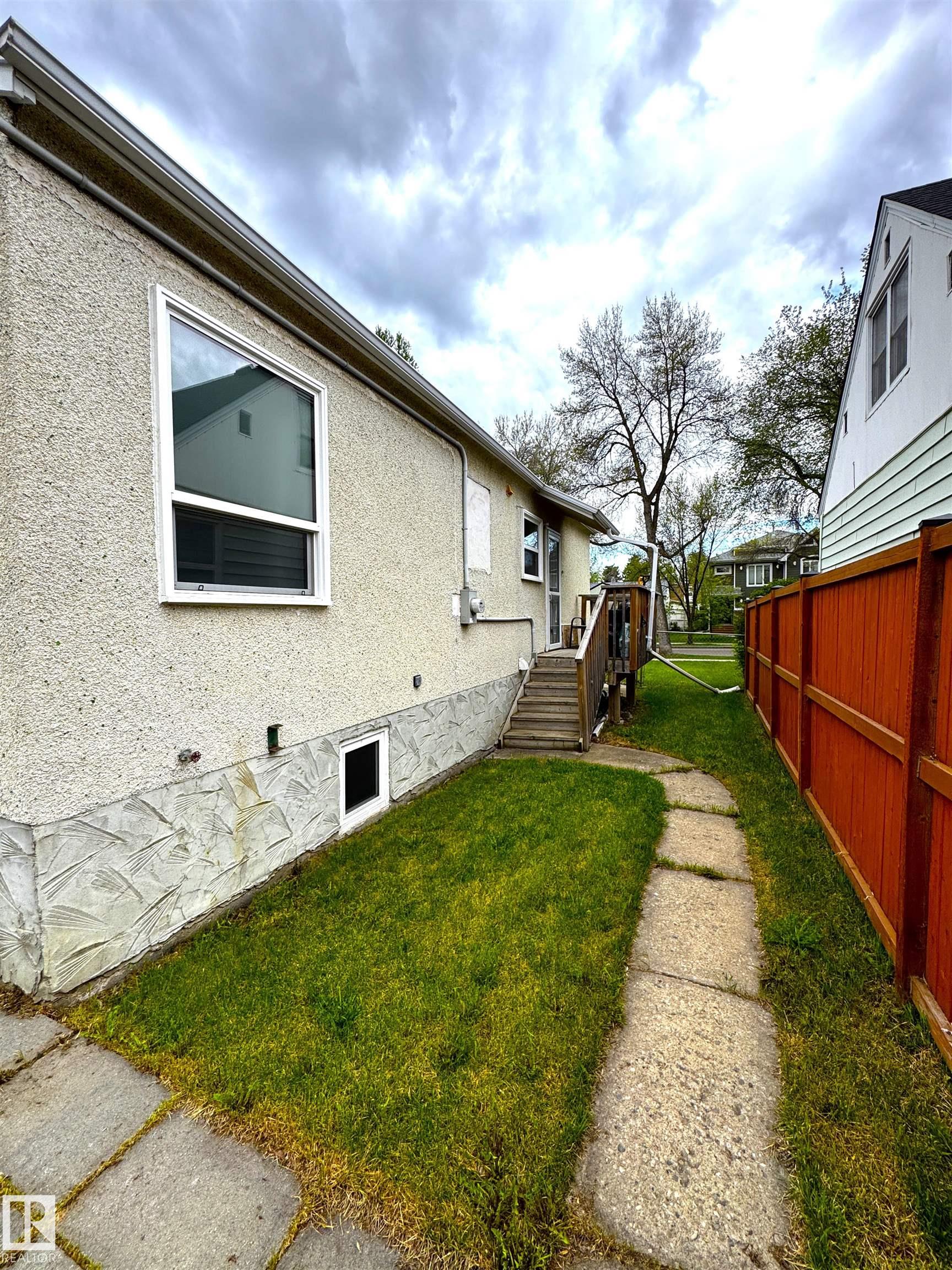 Photo 22 at 9015 91 Street NW, Bonnie Doon, Edmonton
