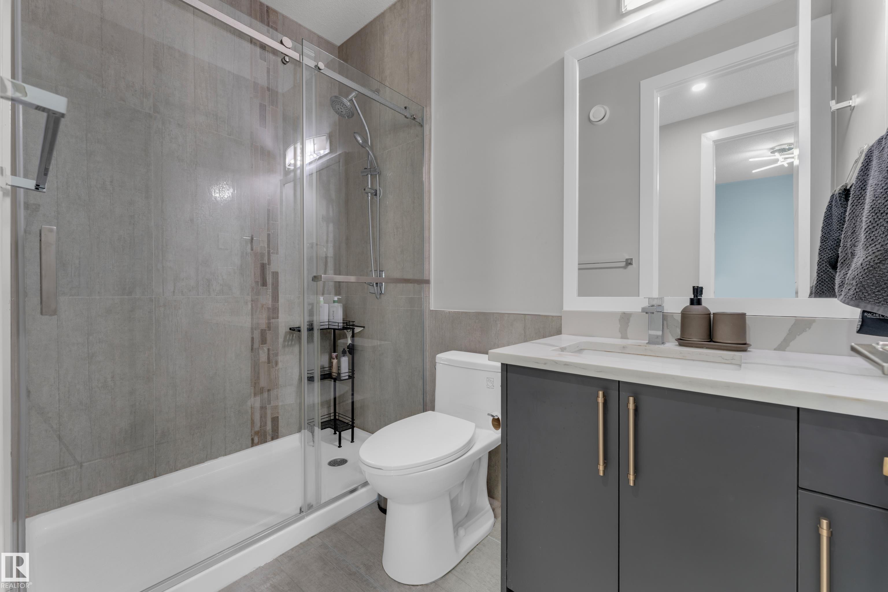 Photo 11 at 9 Lincoln Court, Stoneshire, Spruce Grove