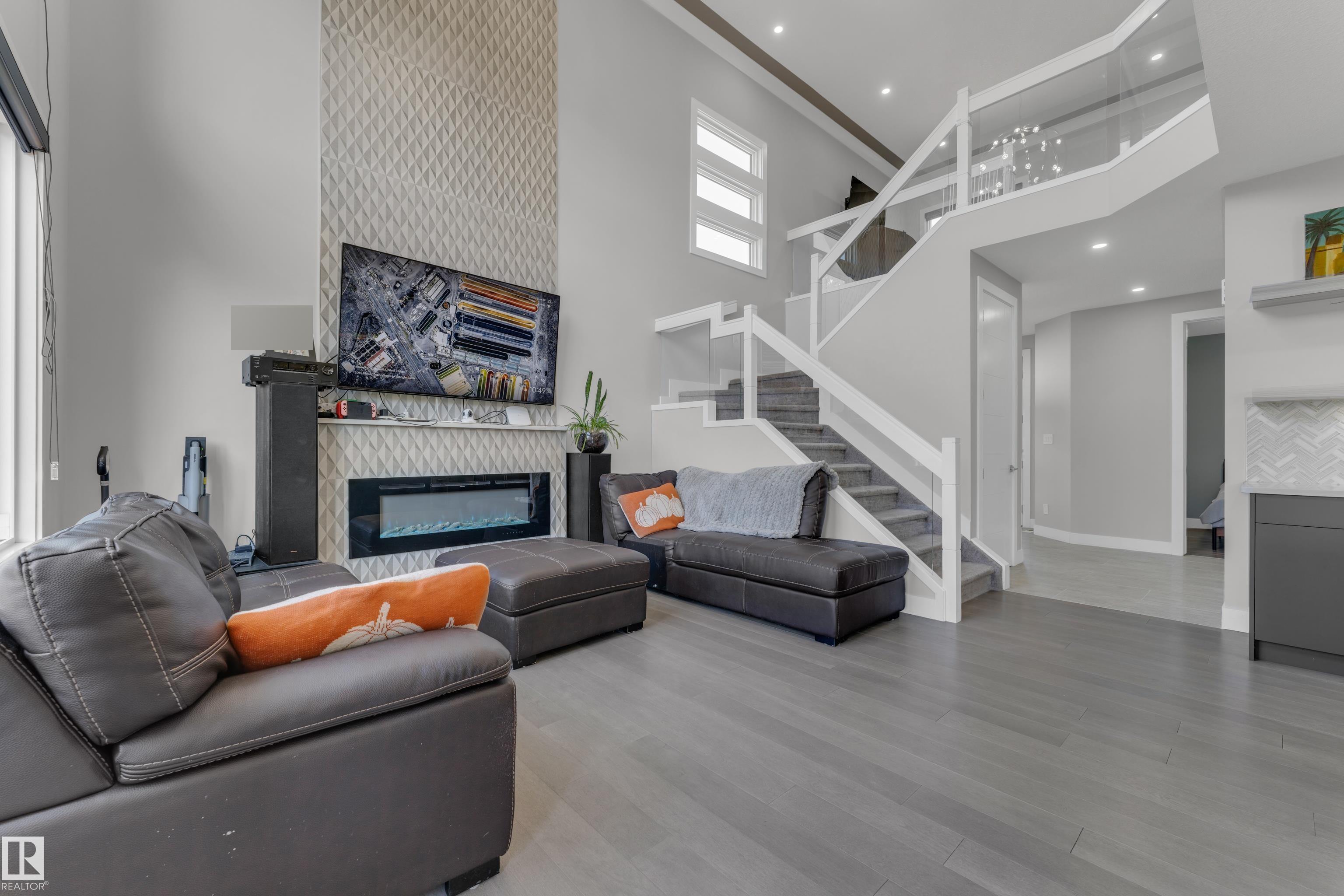 Photo 17 at 9 Lincoln Court, Stoneshire, Spruce Grove