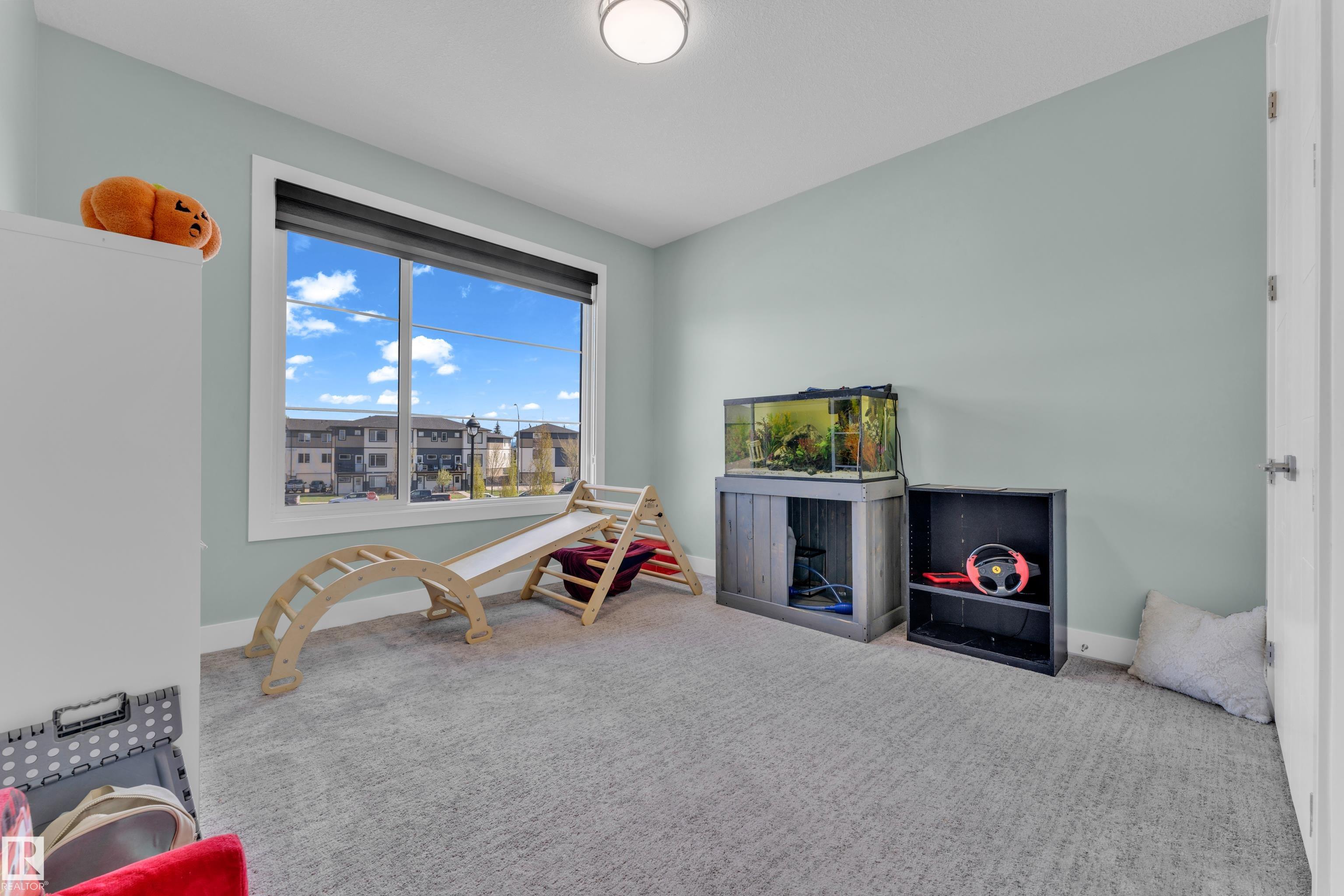 Photo 38 at 9 Lincoln Court, Stoneshire, Spruce Grove