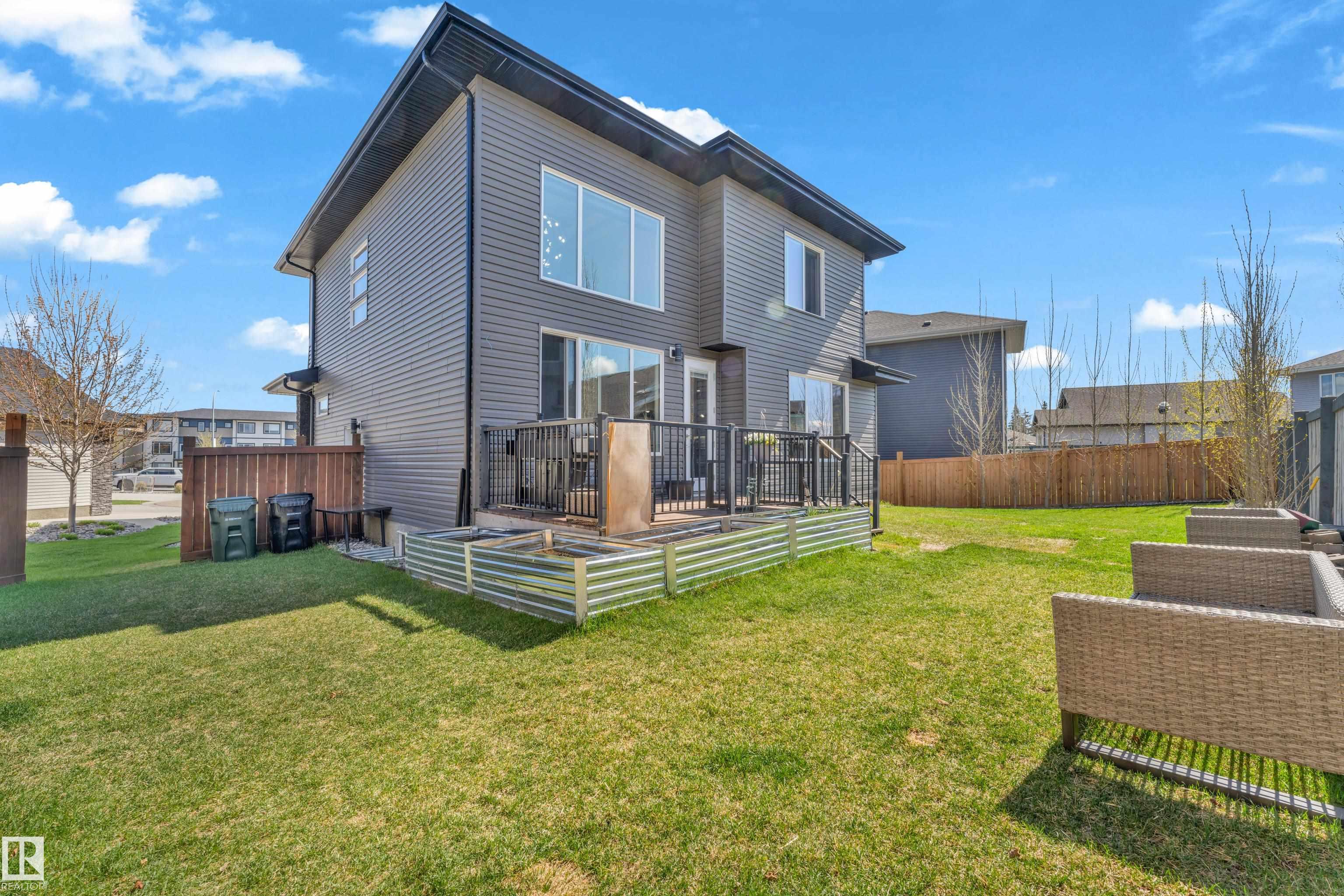 Photo 45 at 9 Lincoln Court, Stoneshire, Spruce Grove