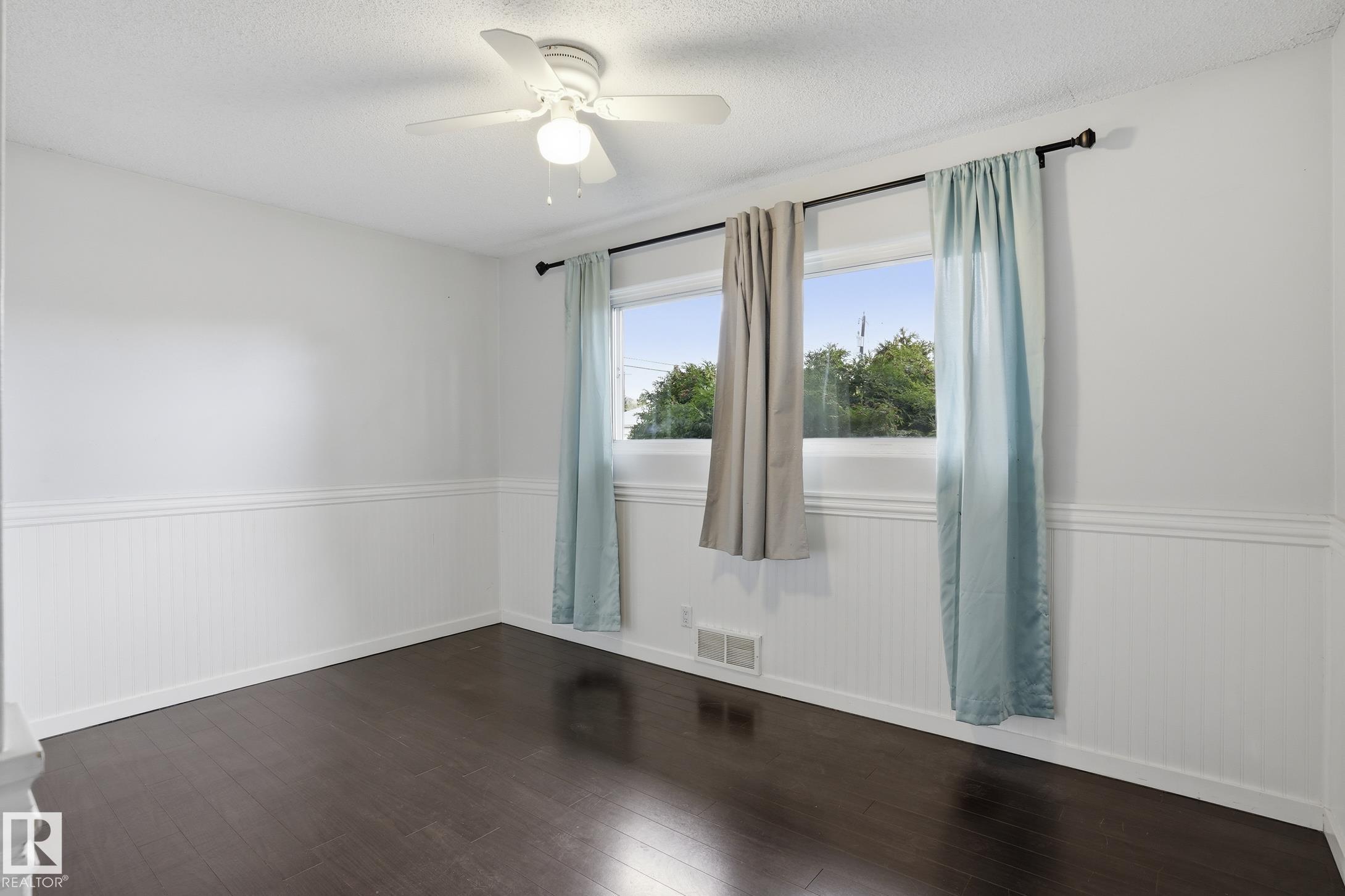 Photo 14 at 8103 75 Avenue NW, Avonmore, Edmonton