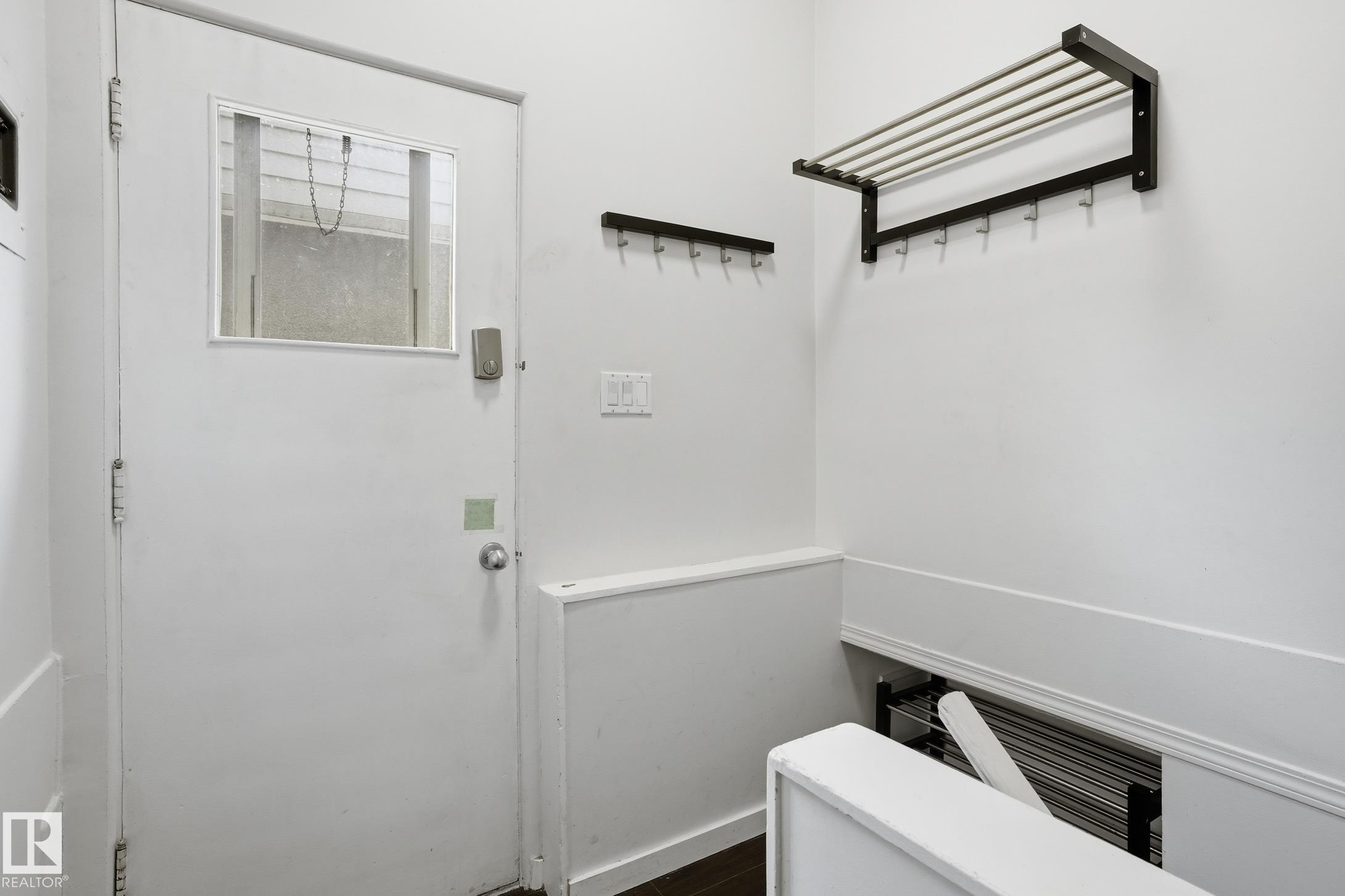 Photo 16 at 8103 75 Avenue NW, Avonmore, Edmonton