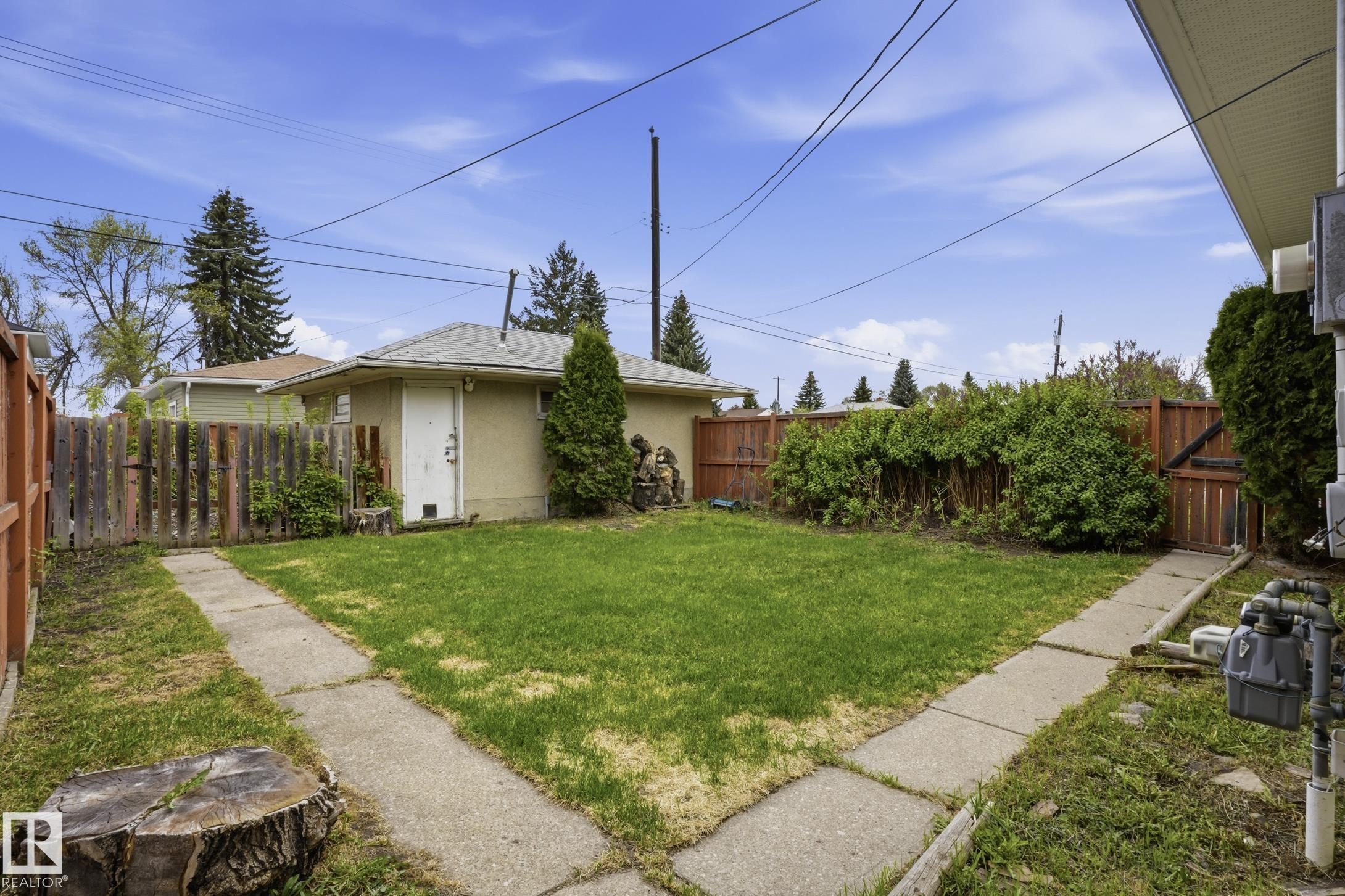 Photo 32 at 8103 75 Avenue NW, Avonmore, Edmonton