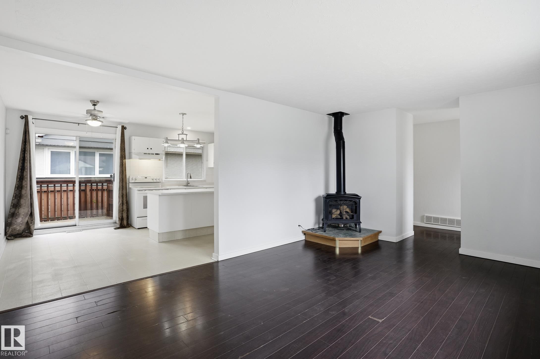 Picture for 8103 75 AV NW