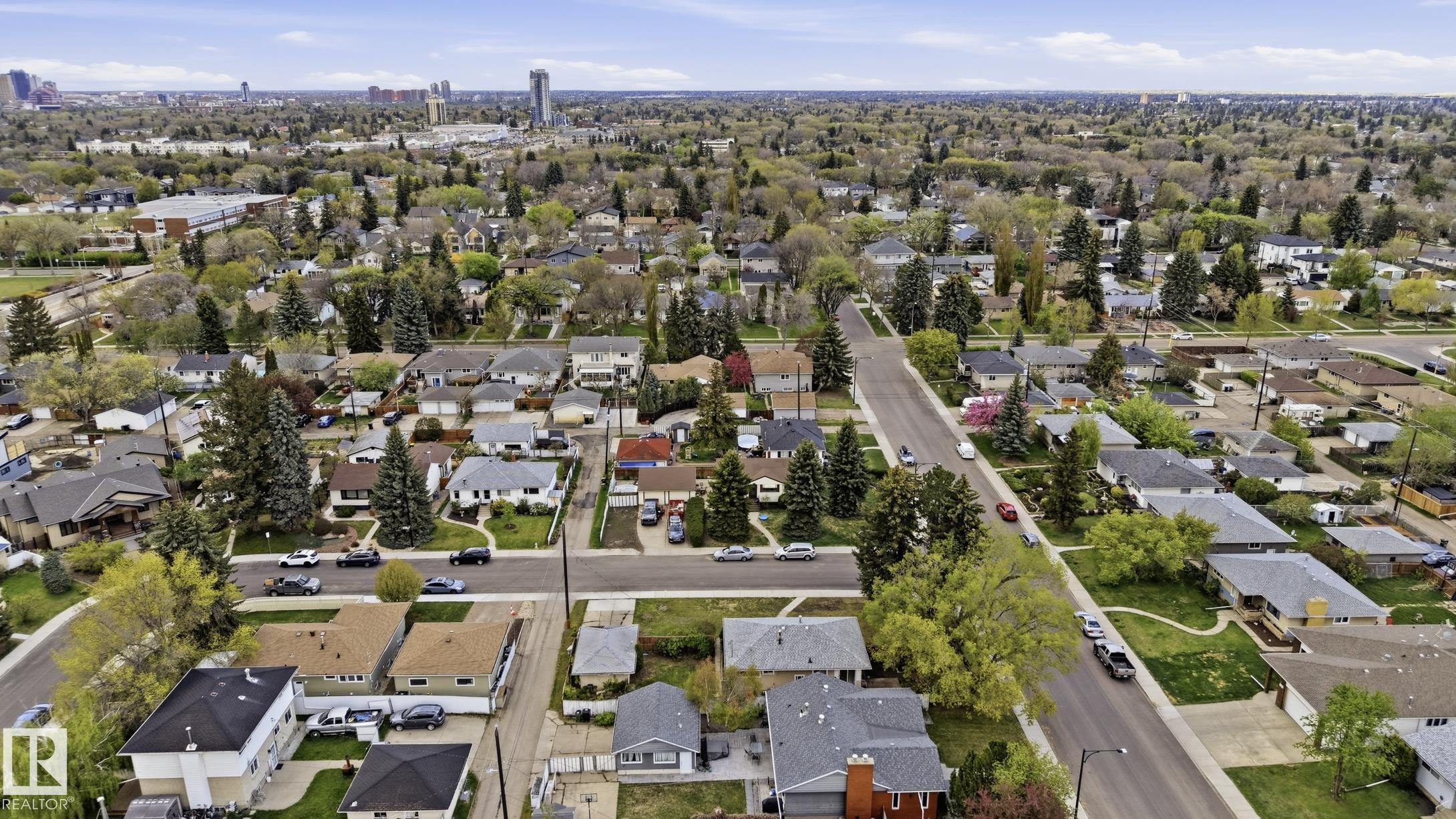 Photo 43 at 8103 75 Avenue NW, Avonmore, Edmonton