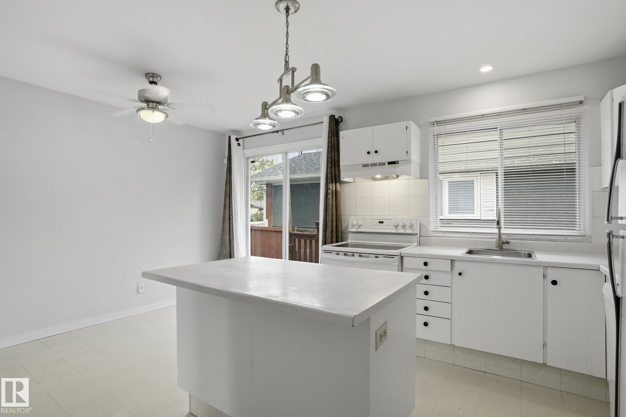 Photo 8 at 8103 75 Avenue NW, Avonmore, Edmonton