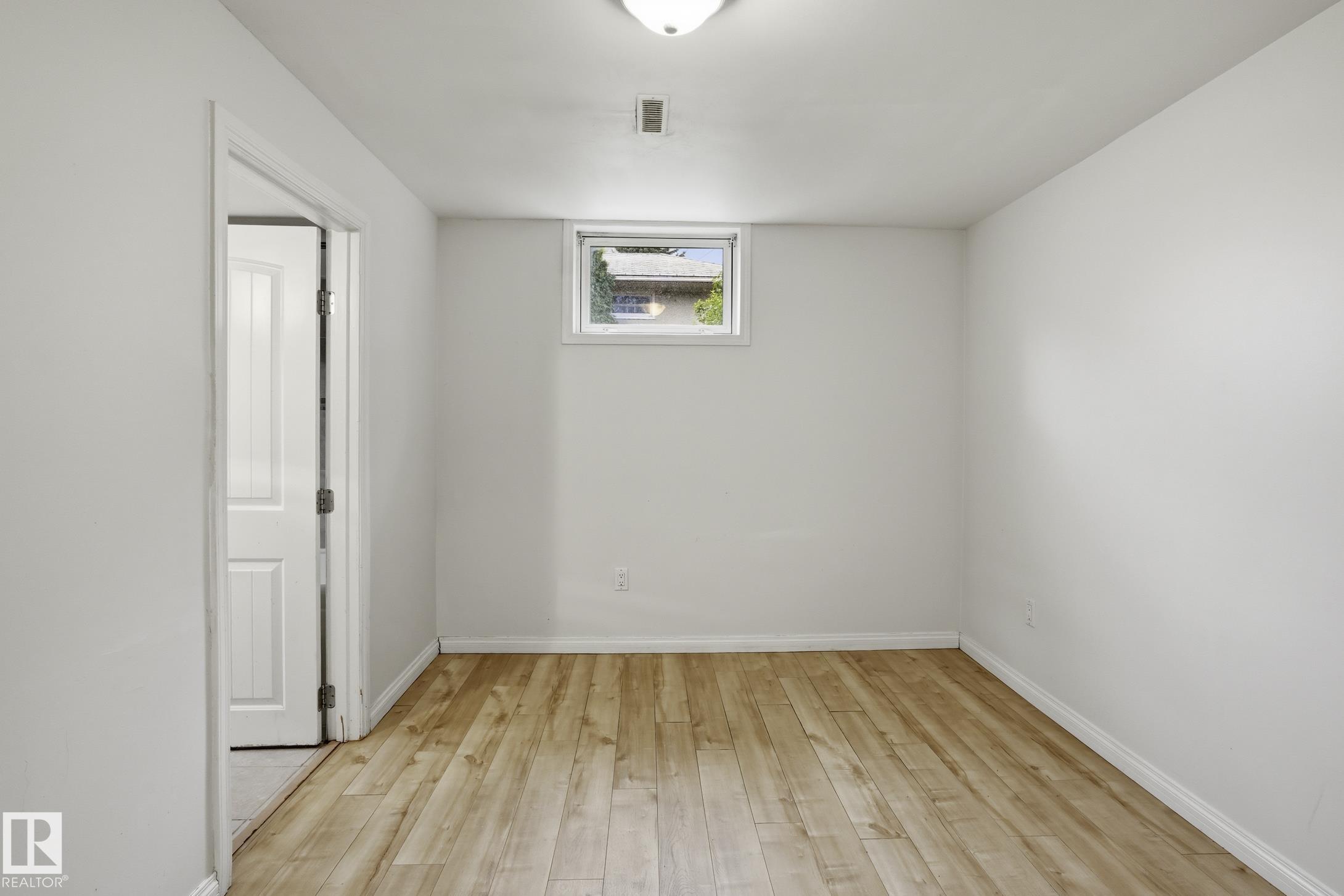 Photo 10 at 8103 75 Avenue NW, Avonmore, Edmonton