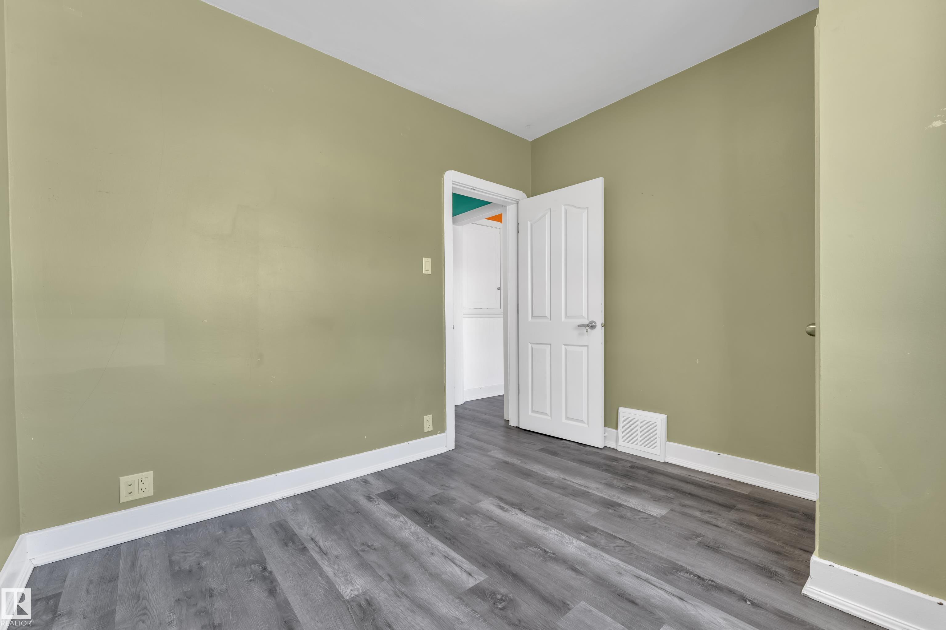 Photo 11 at 11721 81 Street NW, Parkdale, Edmonton