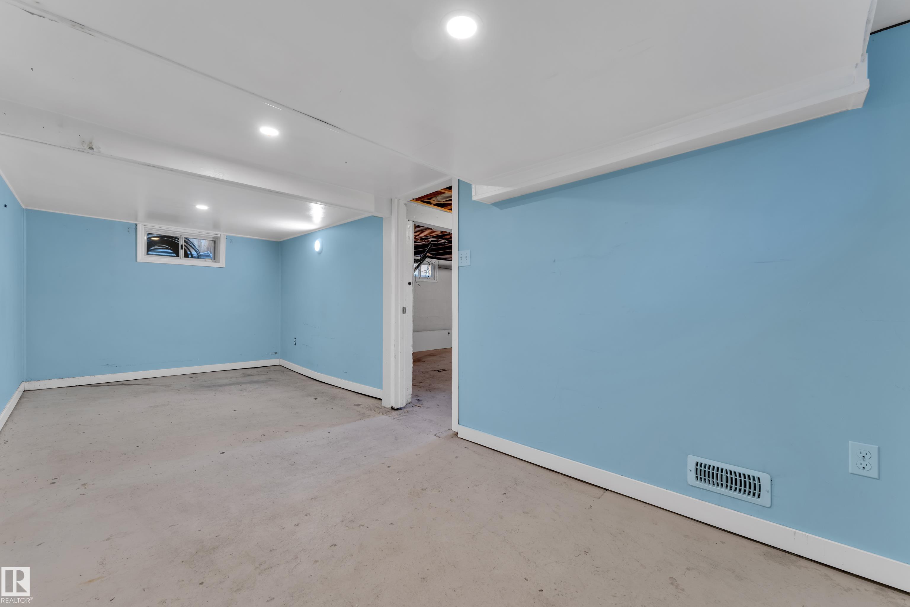 Photo 12 at 11721 81 Street NW, Parkdale, Edmonton